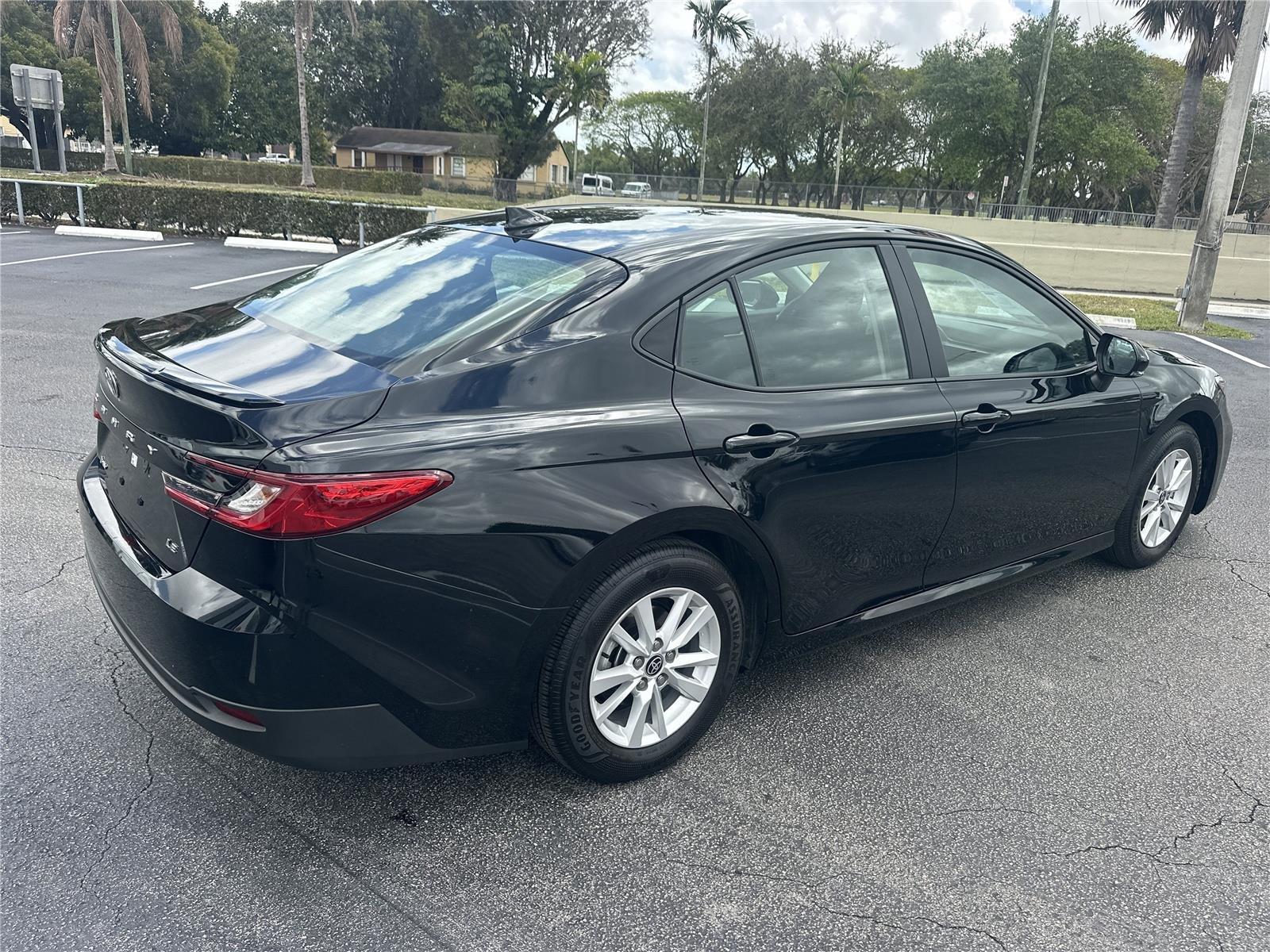 Toyota Camry Le Front Wheel Drive - Thumbnail 6