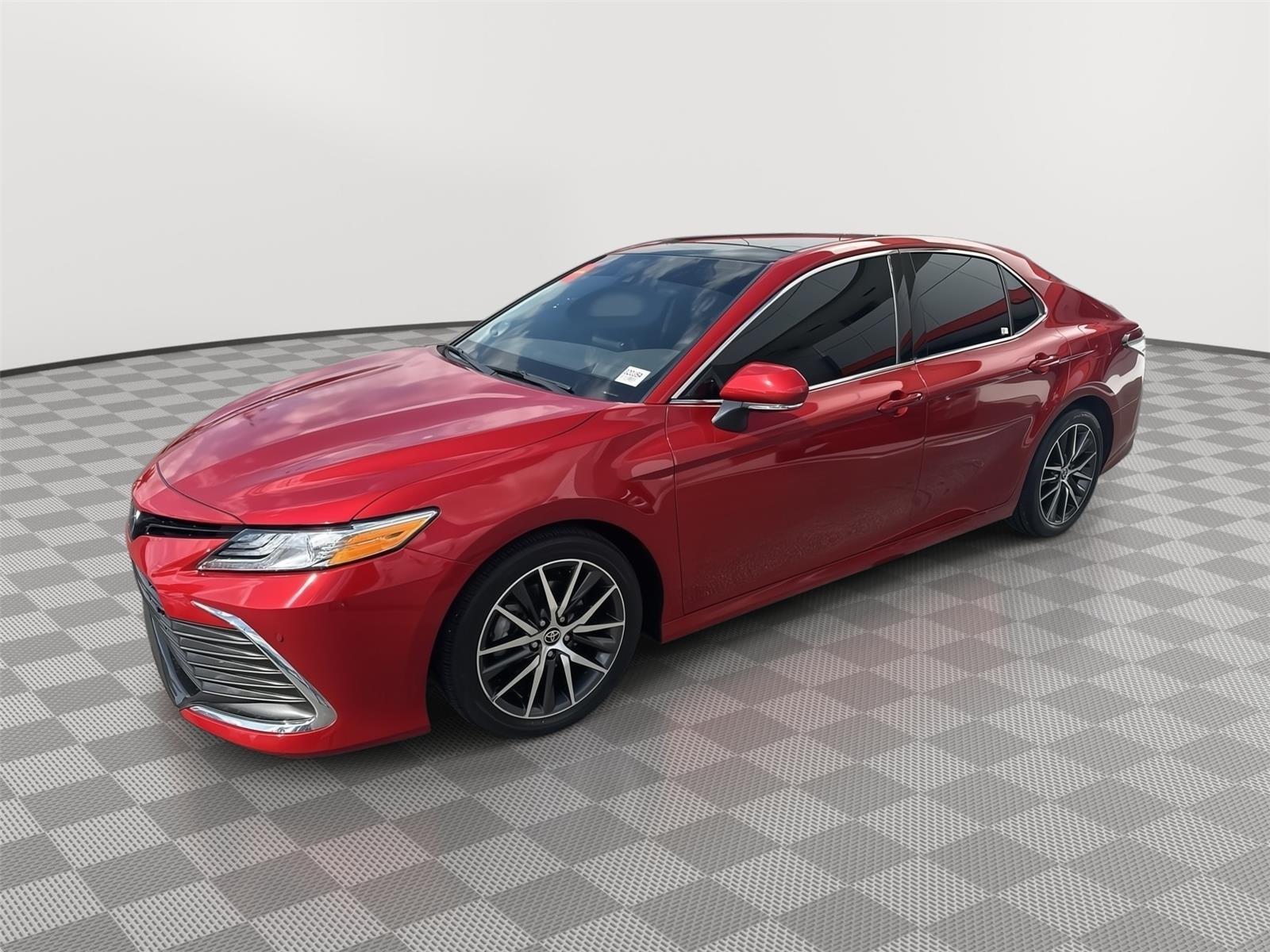 Toyota Camry Xle Front Wheel Drive - Thumbnail 2