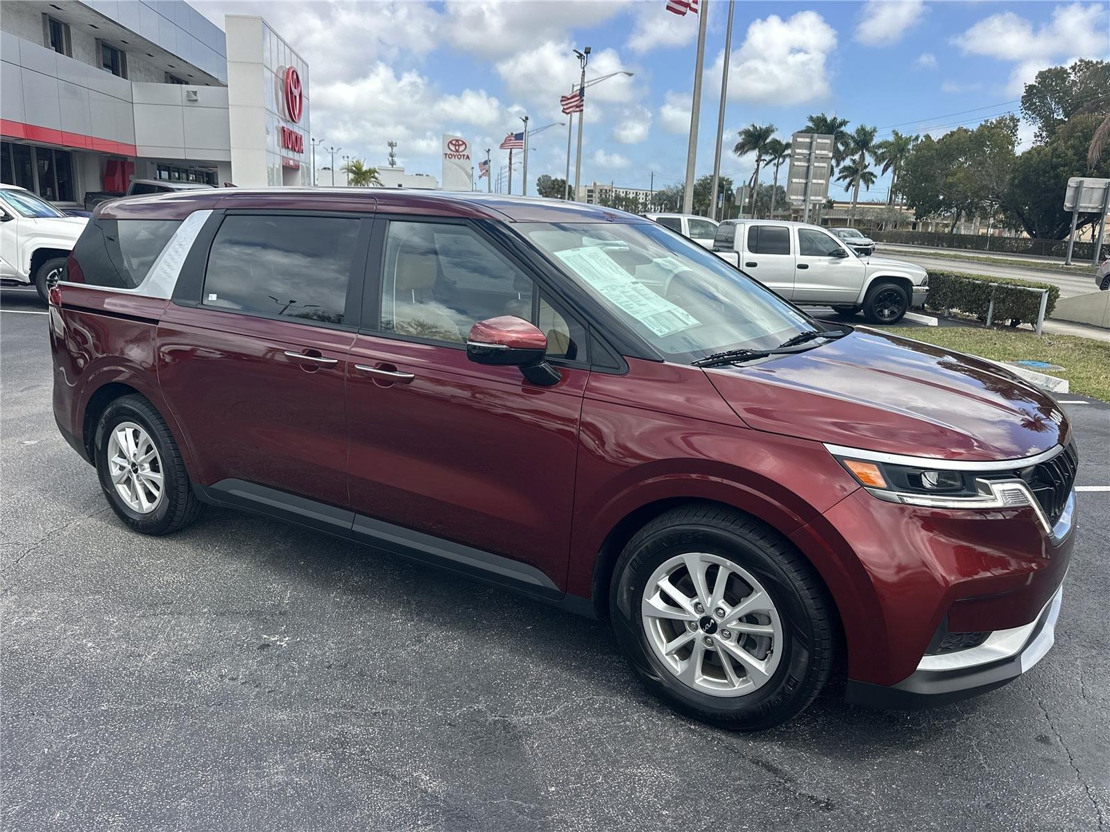 Kia Carnival Lx Front Wheel Drive - Thumbnail 4