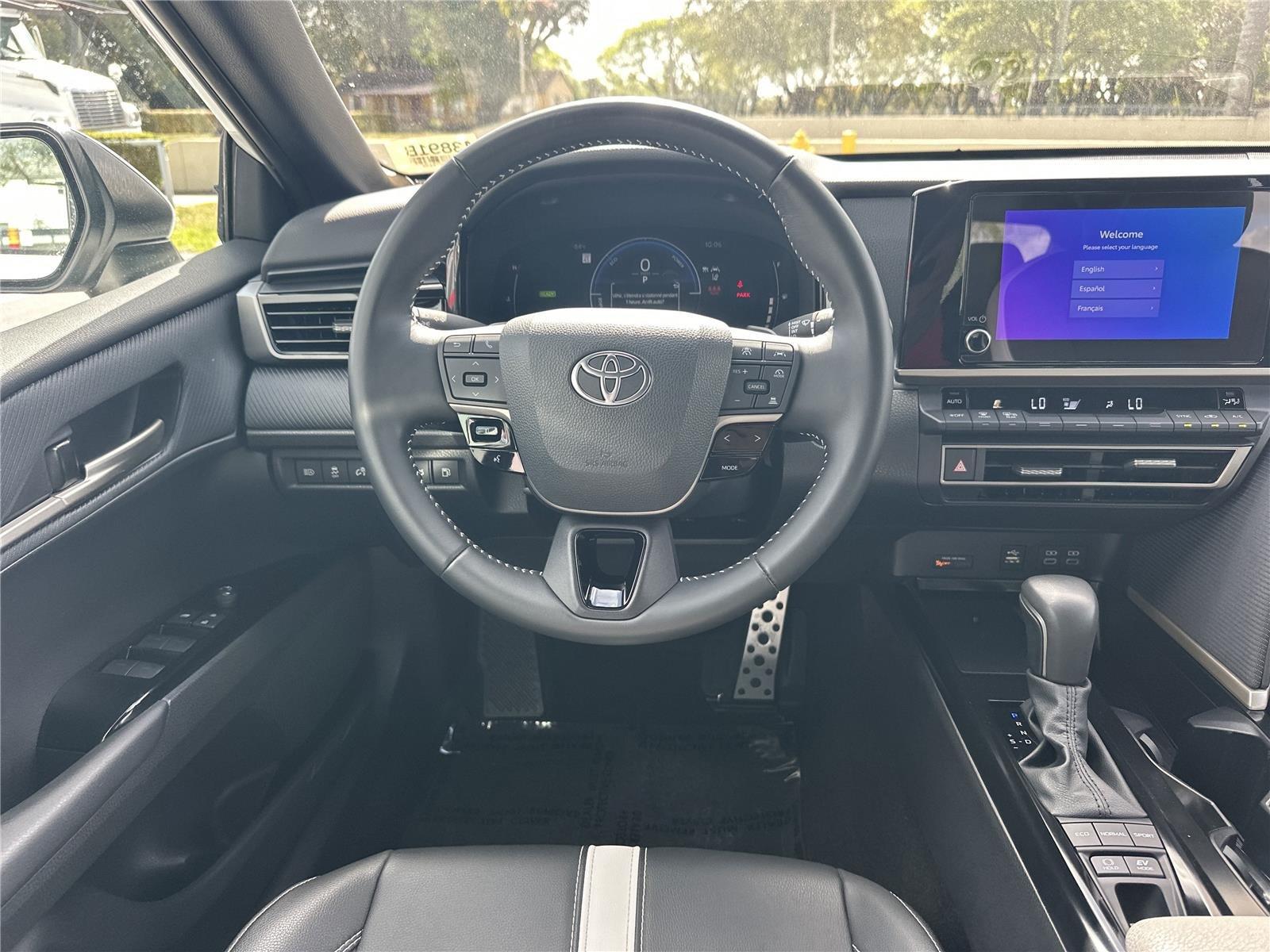 Toyota Camry - Thumbnail 20