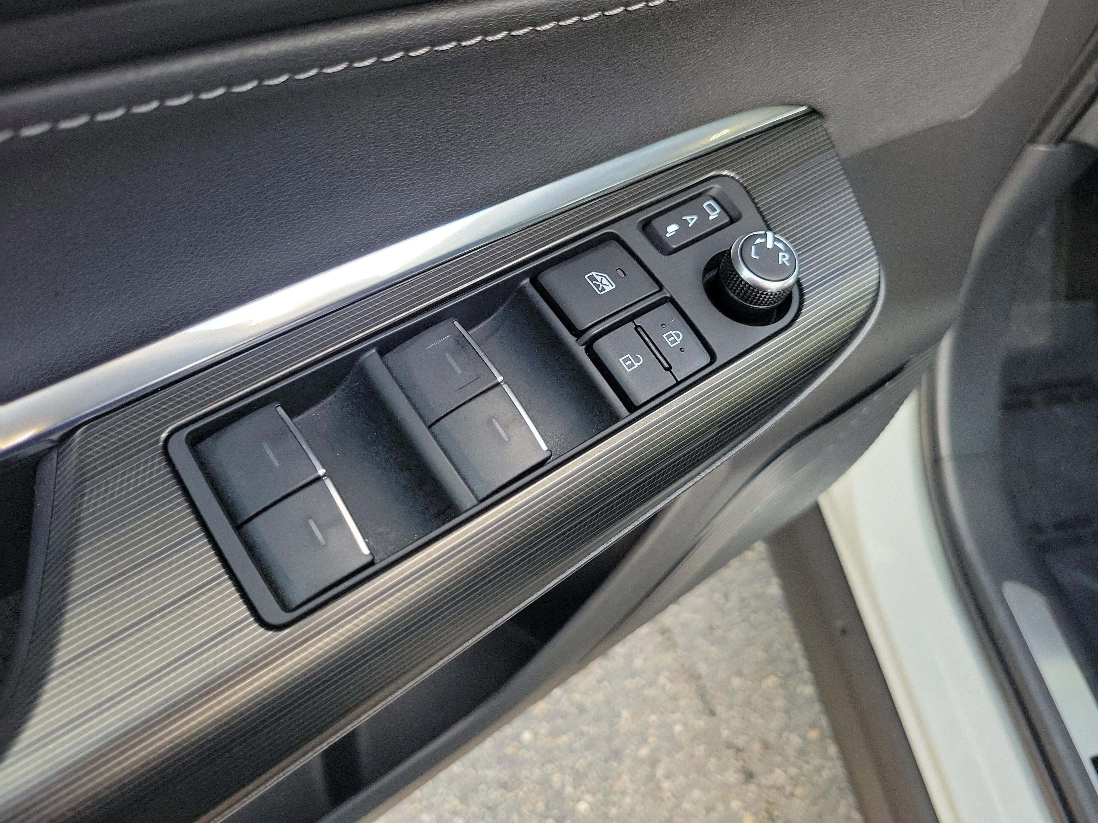 Toyota Venza Nightshade Awd - Thumbnail 14