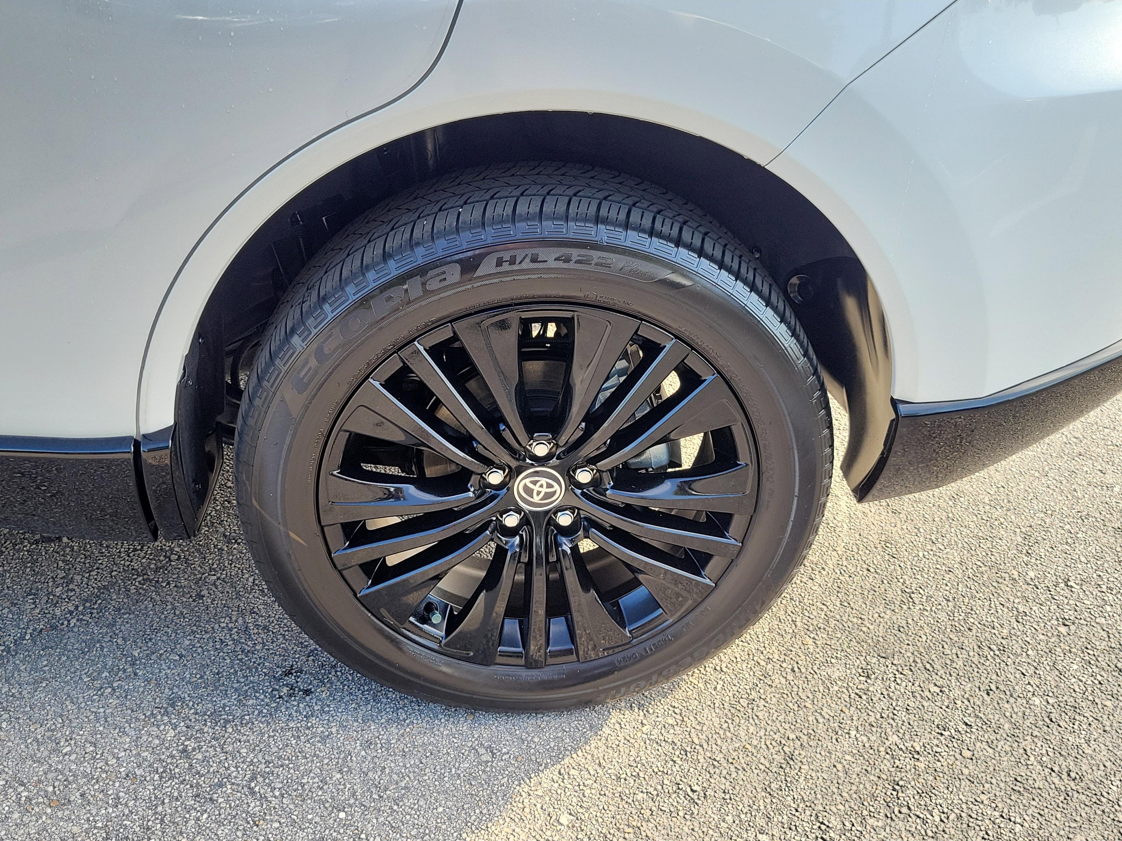 Toyota Venza Nightshade Awd - Thumbnail 8