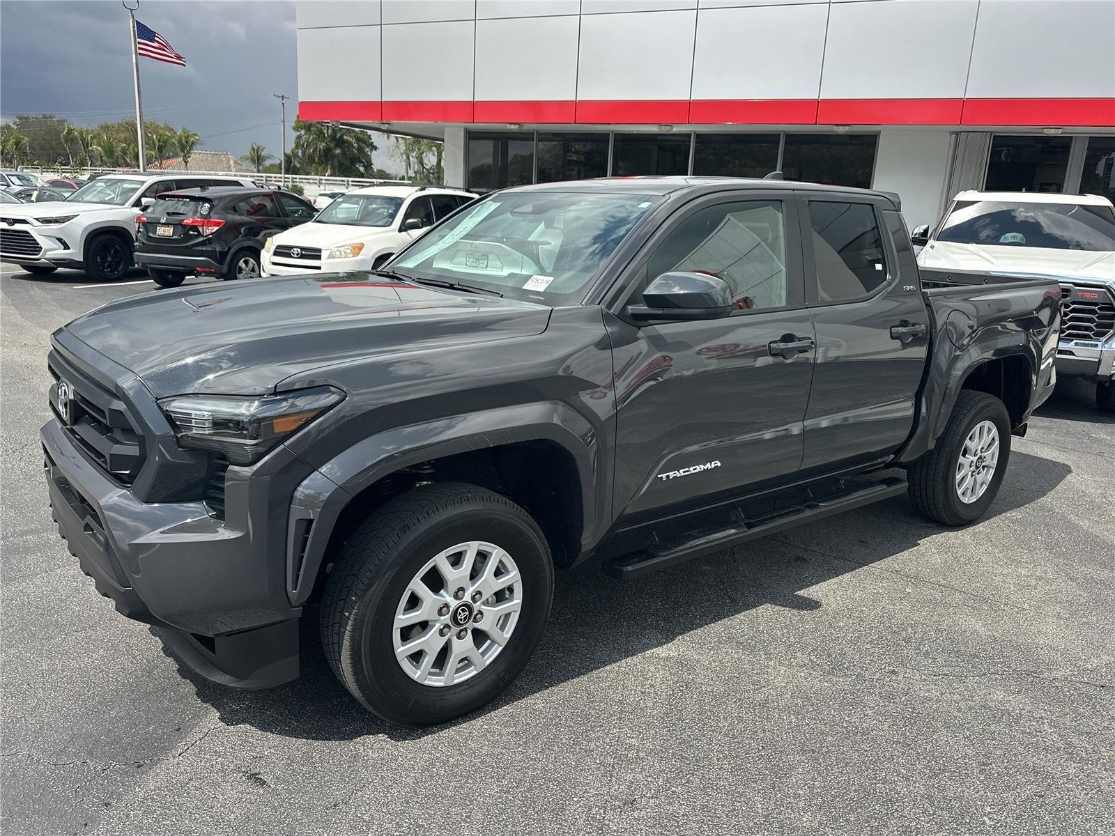 Toyota Tacoma - Thumbnail 2