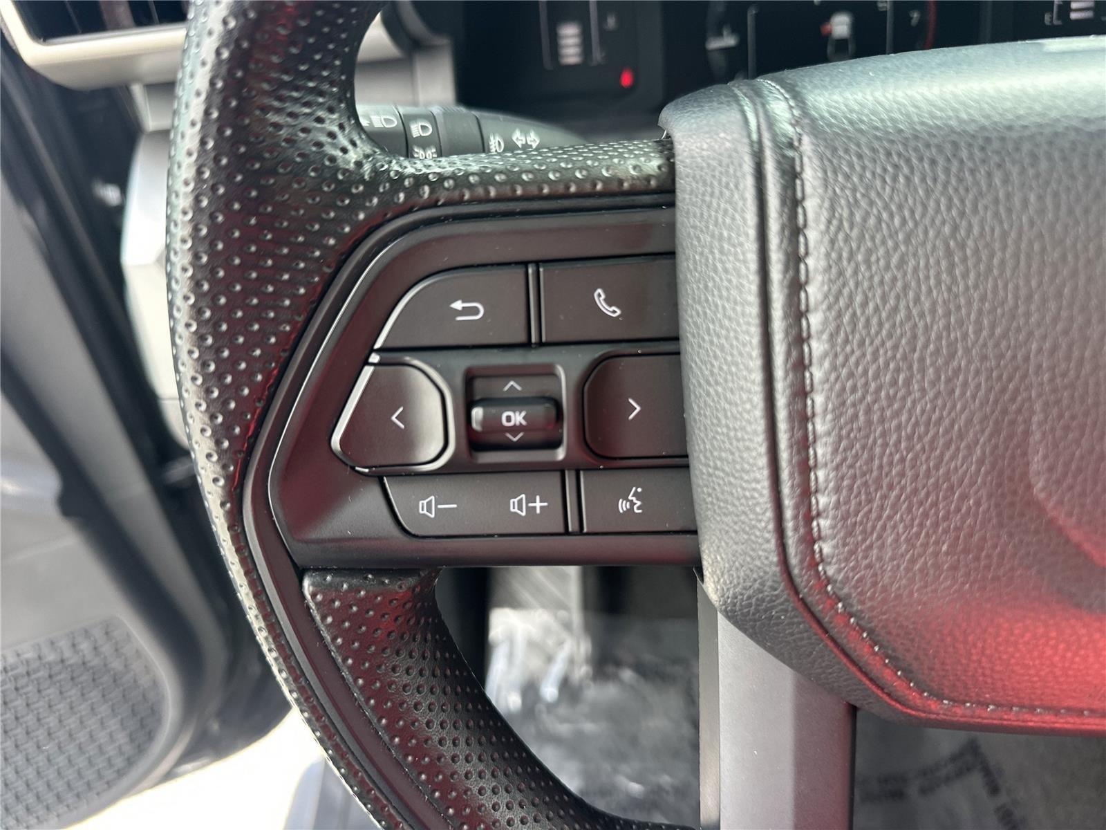 Toyota Tacoma - Thumbnail 11