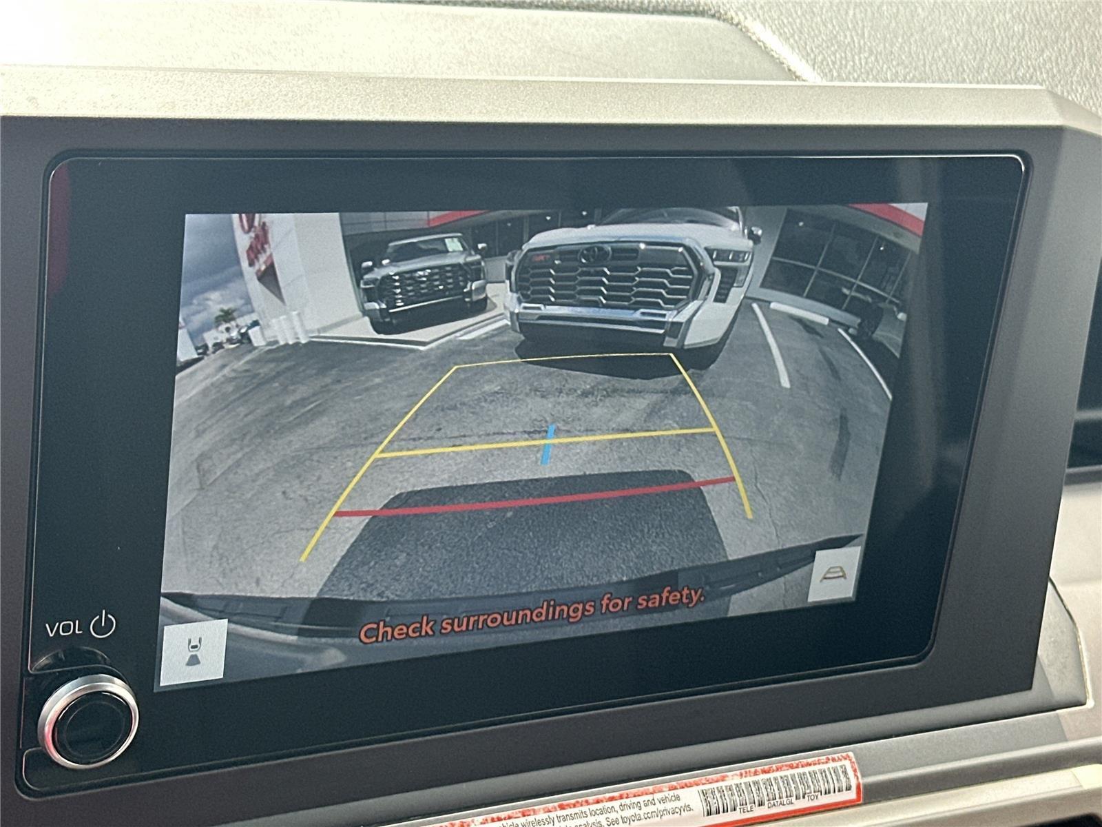 Toyota Tacoma - Thumbnail 17