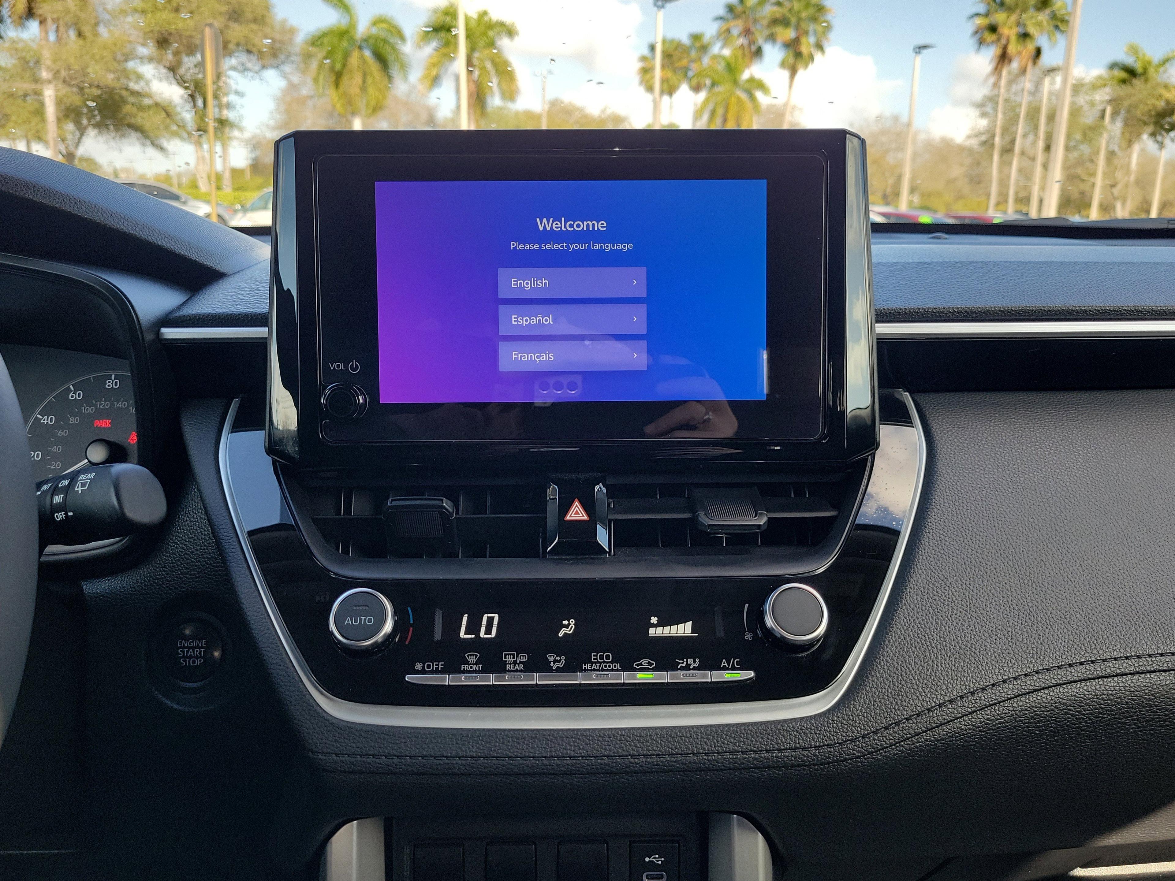 Toyota Corolla Cross Le Awd - Thumbnail 19