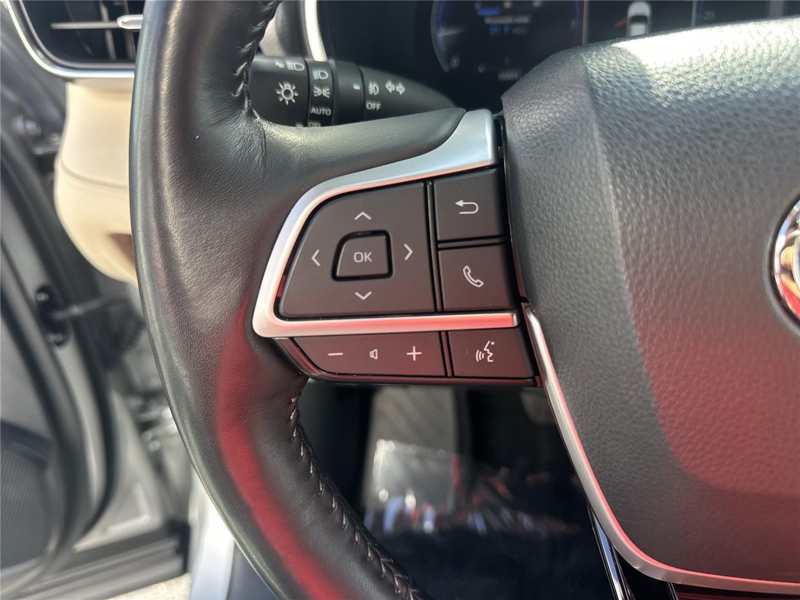 Toyota Highlander Platinum Front Wheel Drive - Thumbnail 12