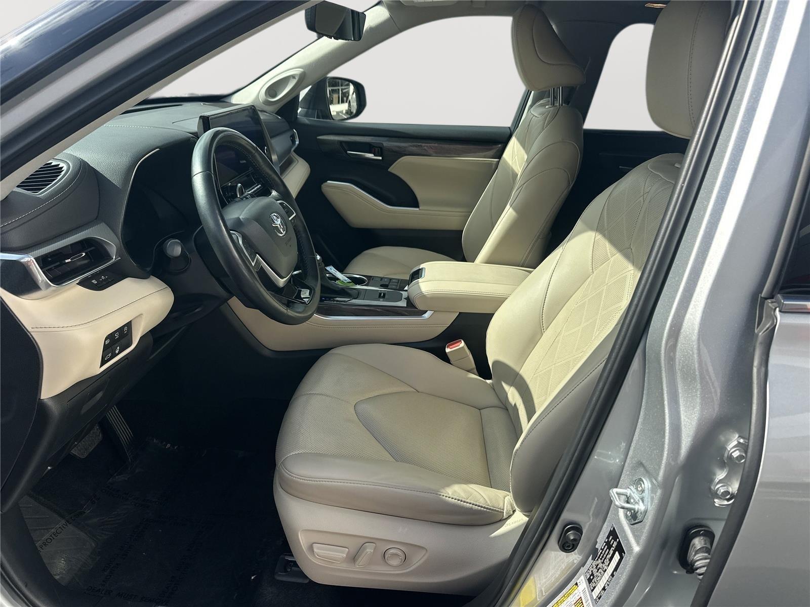 Toyota Highlander Platinum Front Wheel Drive - Thumbnail 9