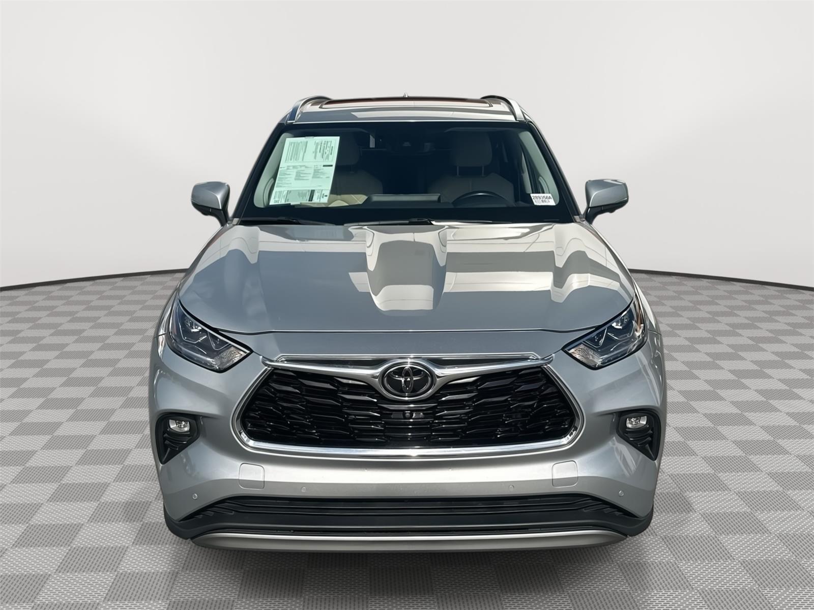 Toyota Highlander Platinum Front Wheel Drive - Thumbnail 3