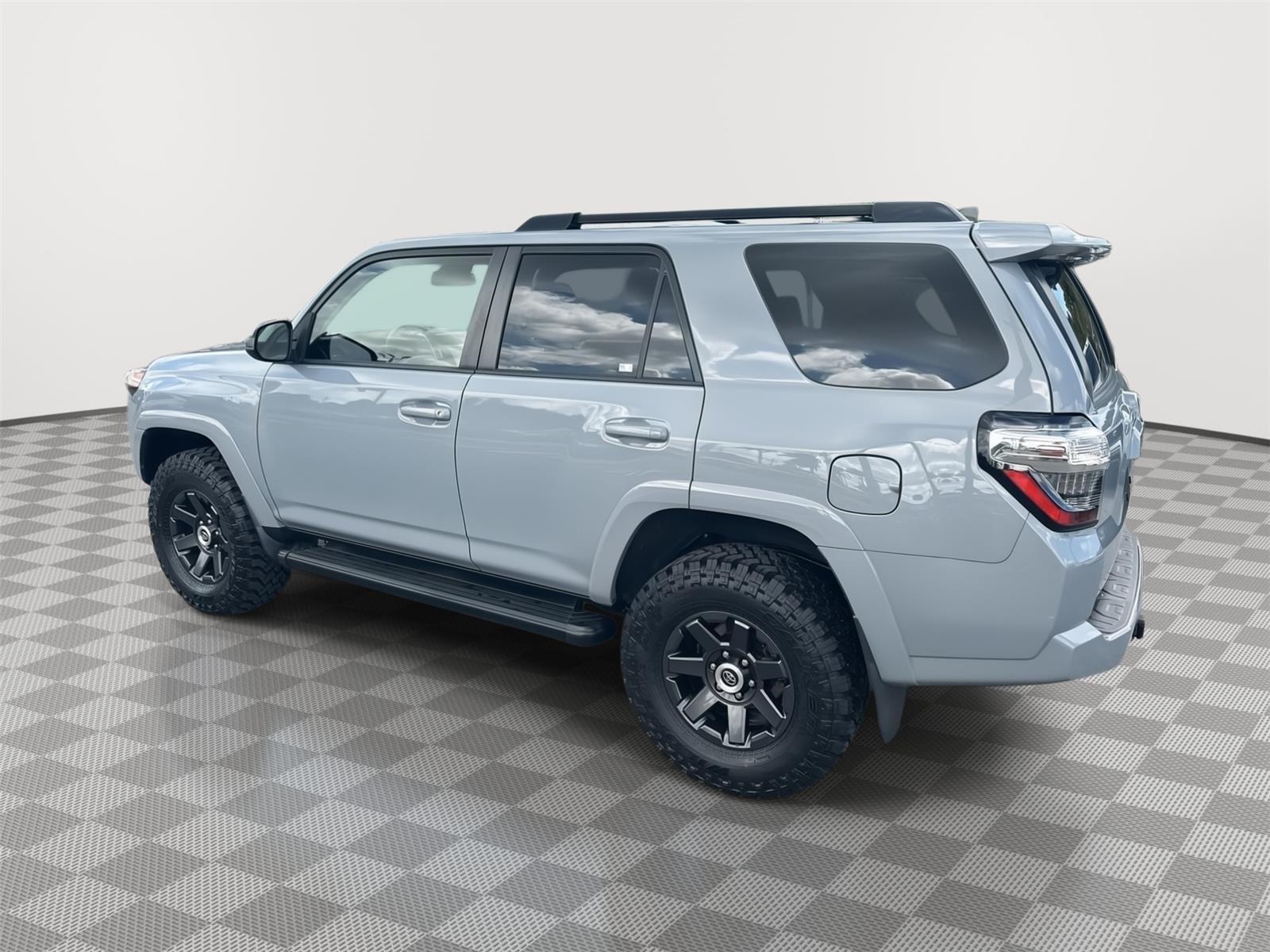 Toyota 4Runner Trail Edition Rear Wheel Drive - Thumbnail 8