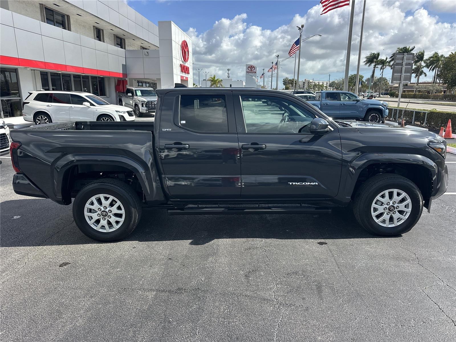 Toyota Tacoma Sr5 Rear Wheel Drive Double Cab - Thumbnail 5