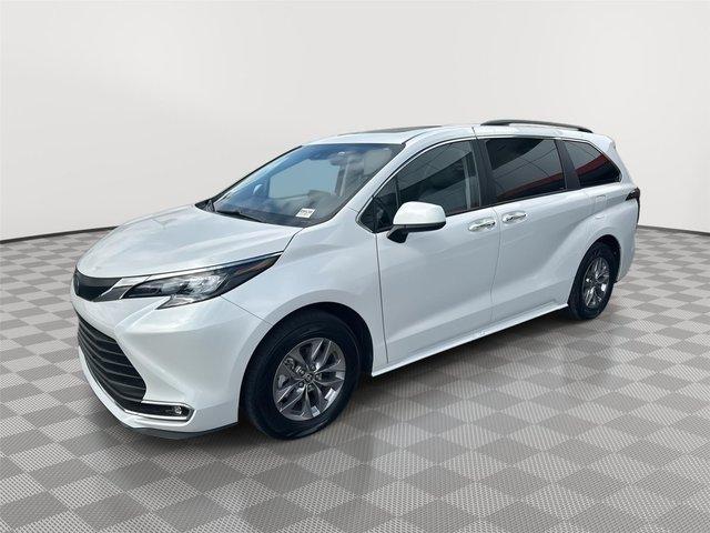Toyota Sienna Xle Frontwheeldrive - View 1