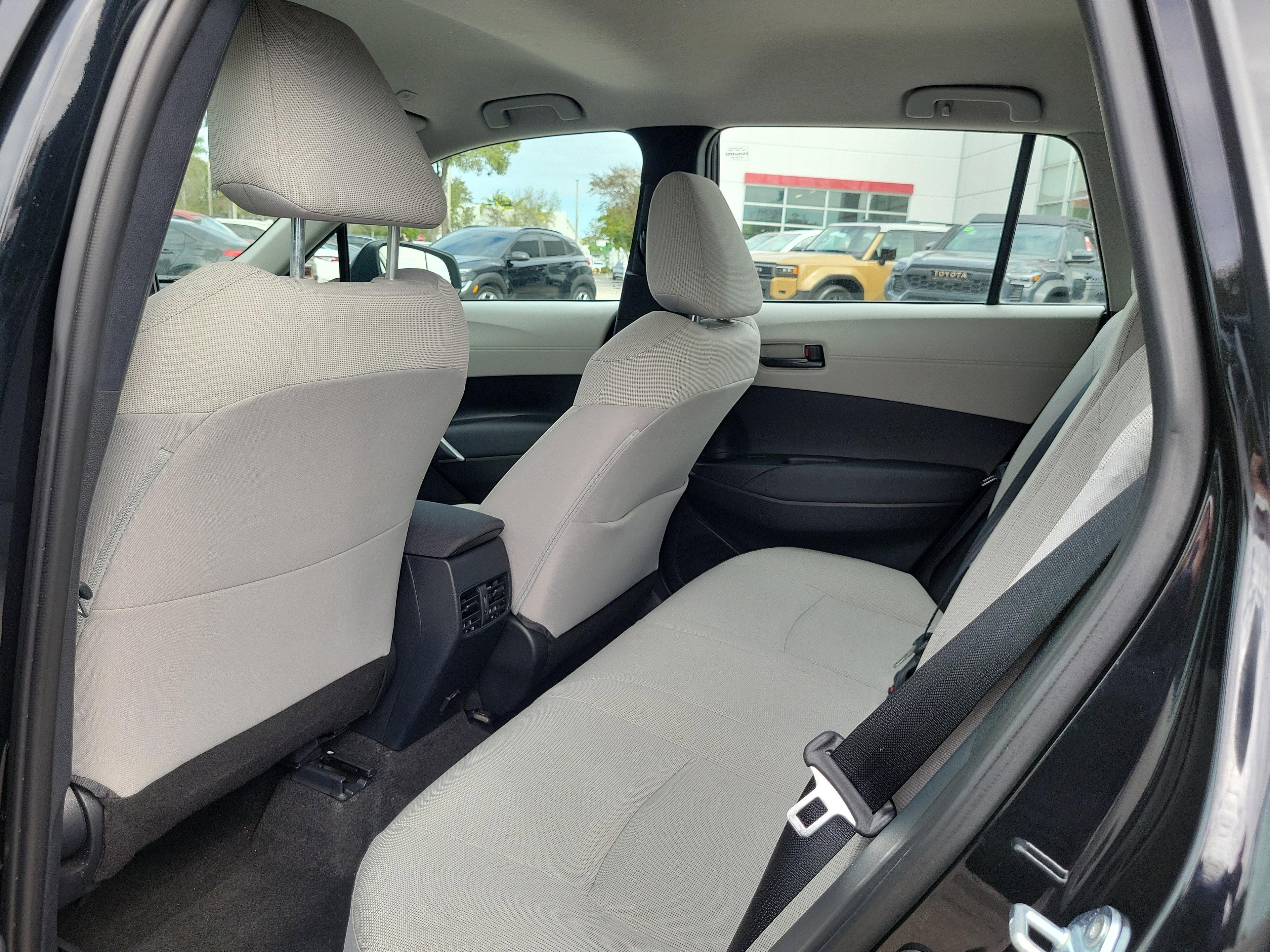 Toyota Corolla Cross L Fwd - Thumbnail 10