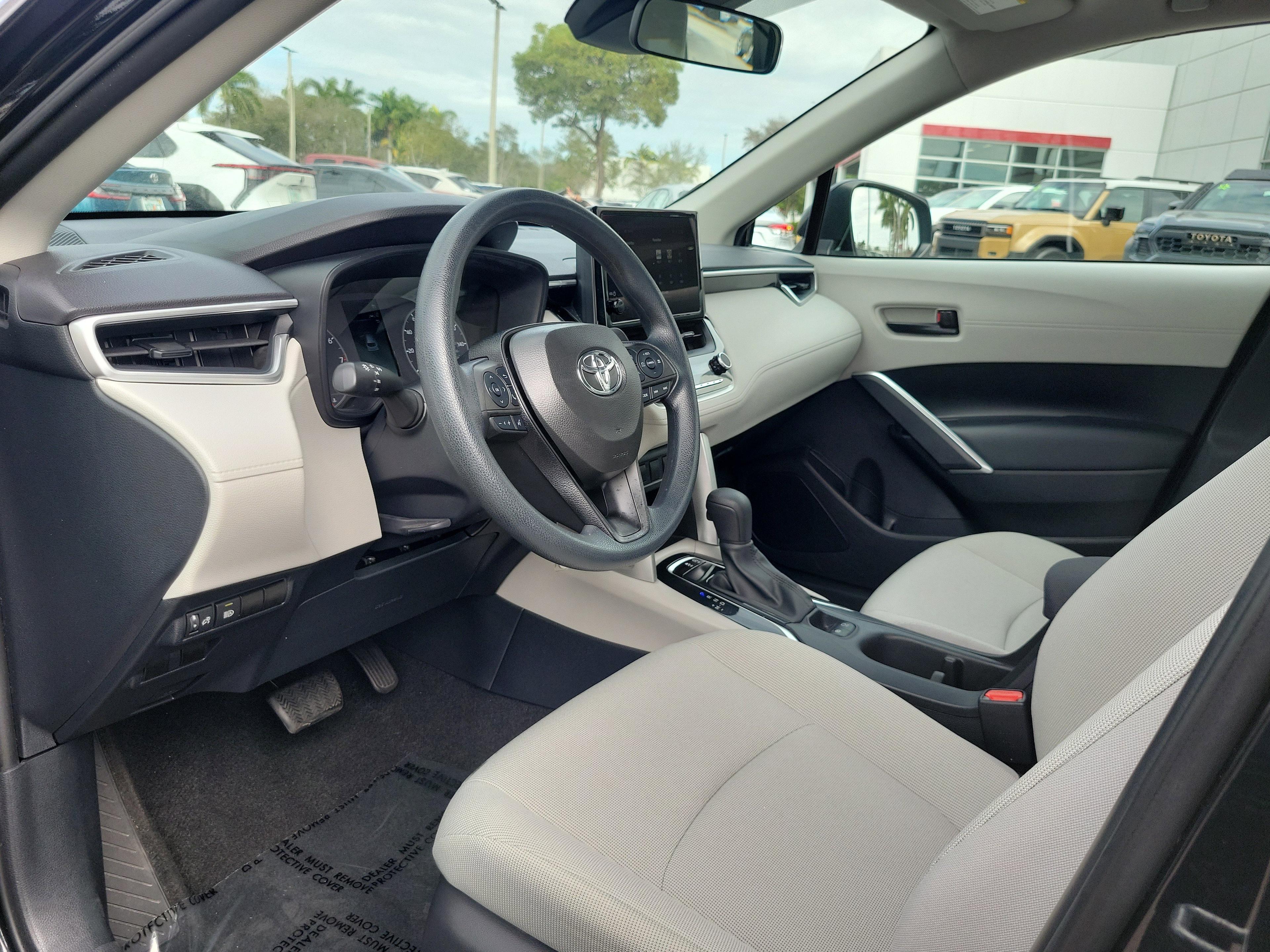 Toyota Corolla Cross L Fwd - Thumbnail 12