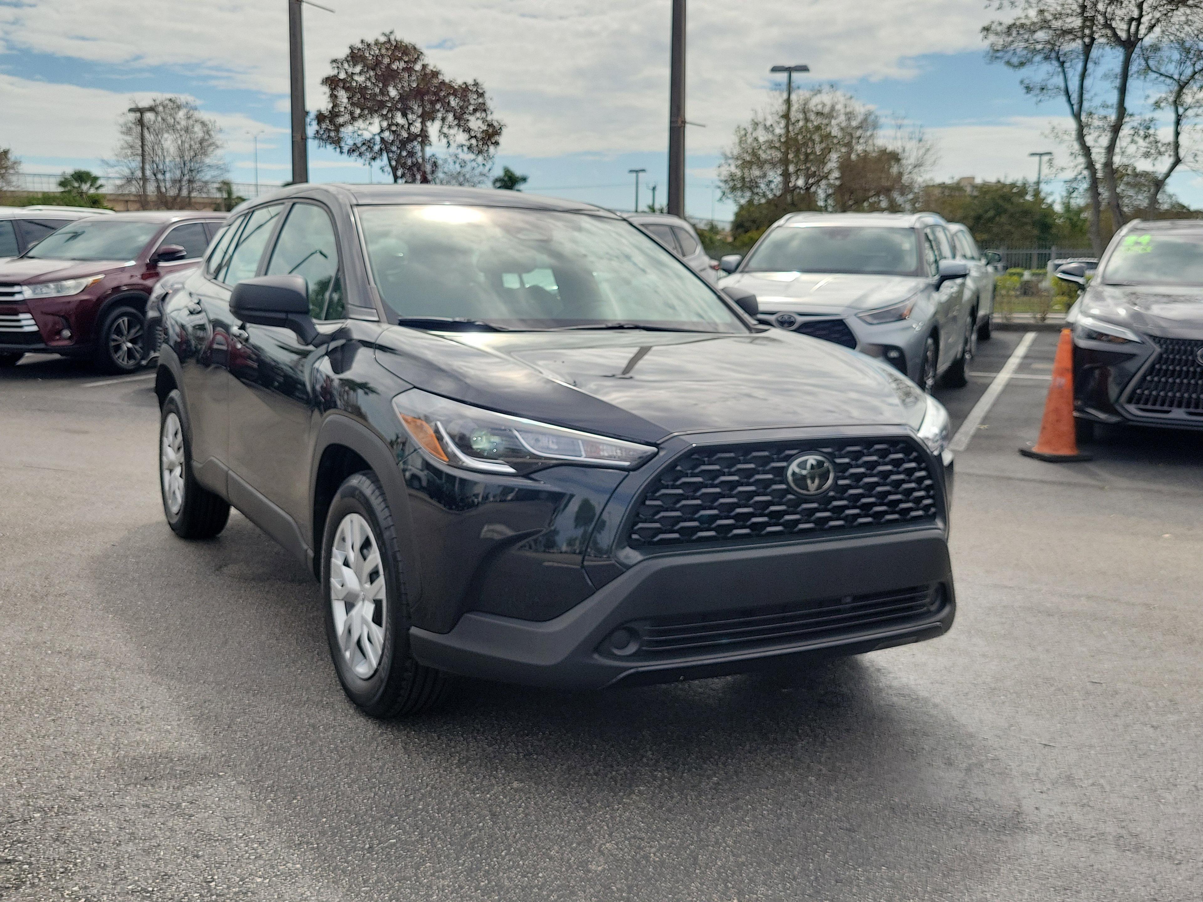 Toyota Corolla Cross L Fwd - Thumbnail 4