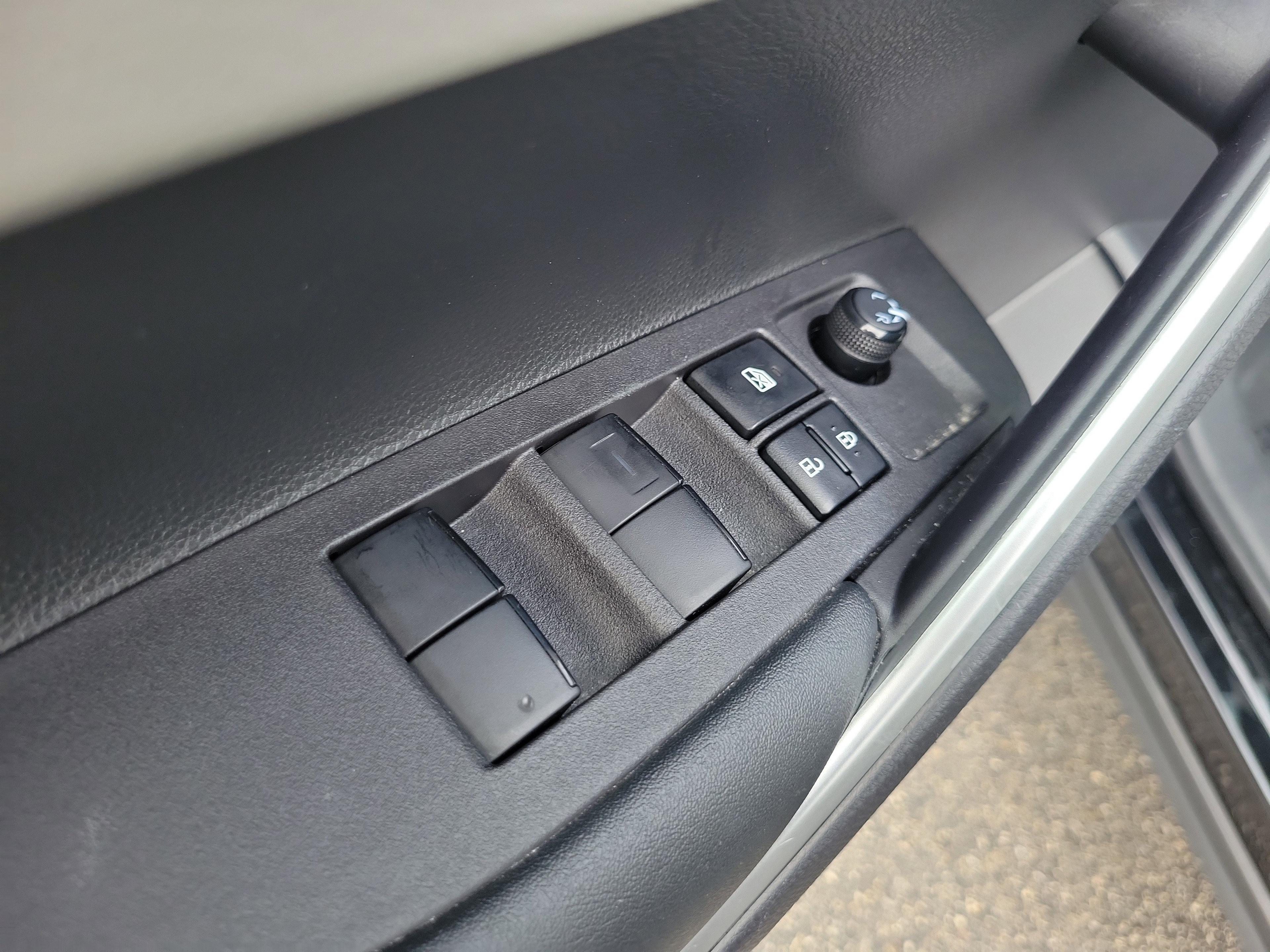 Toyota Corolla Cross L Fwd - Thumbnail 14