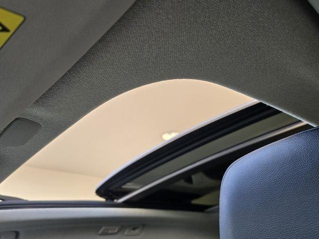 Volvo Xc40 B5 Plus Dark Theme With Navigation & Awd - Thumbnail 20