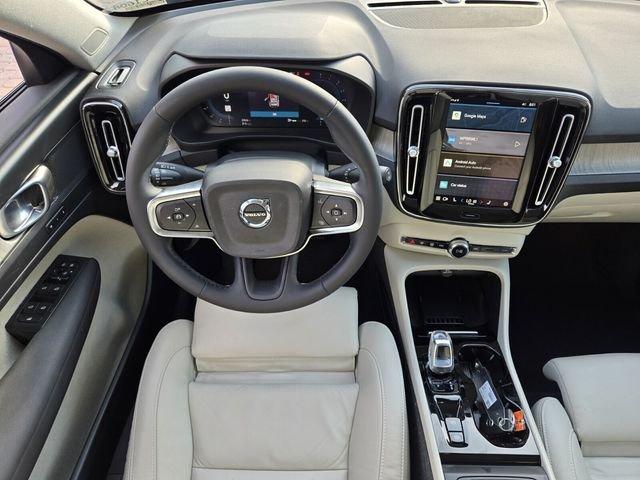 Volvo Xc40 B5 Plus Dark Theme With Navigation & Awd - Thumbnail 17