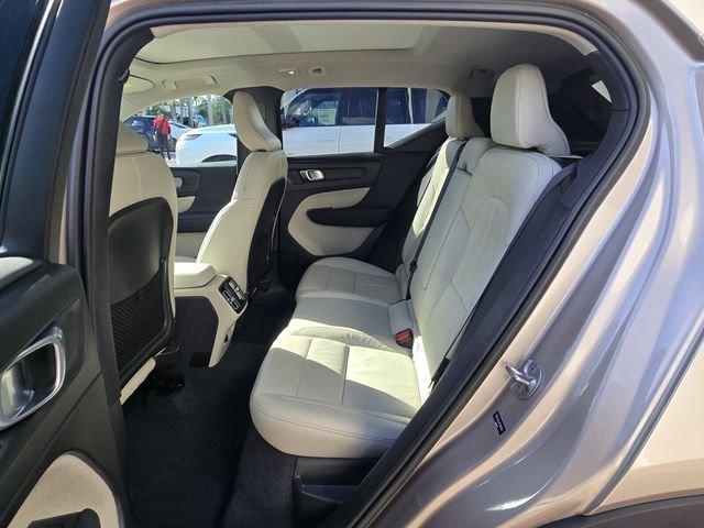 Volvo Xc40 B5 Plus Dark Theme With Navigation & Awd - Thumbnail 16