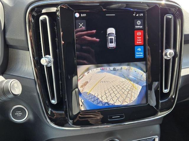 Volvo Xc40 B5 Core With Navigation & Awd - Thumbnail 19