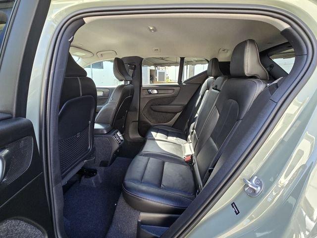 Volvo Xc40 B5 Core With Navigation & Awd - Thumbnail 15