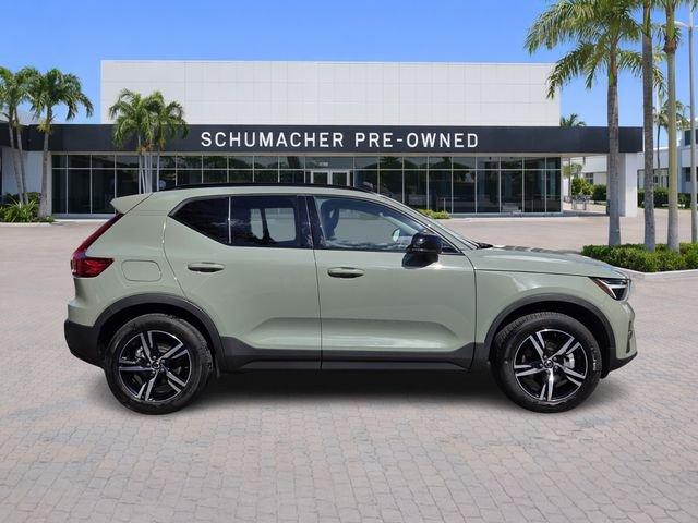 Volvo Xc40 B5 Core With Navigation & Awd - Thumbnail 9