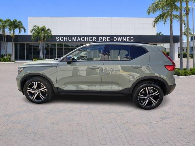 Volvo Xc40 B5 Core With Navigation & Awd - Thumbnail 5