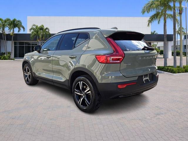 Volvo Xc40 B5 Core With Navigation & Awd - Thumbnail 6