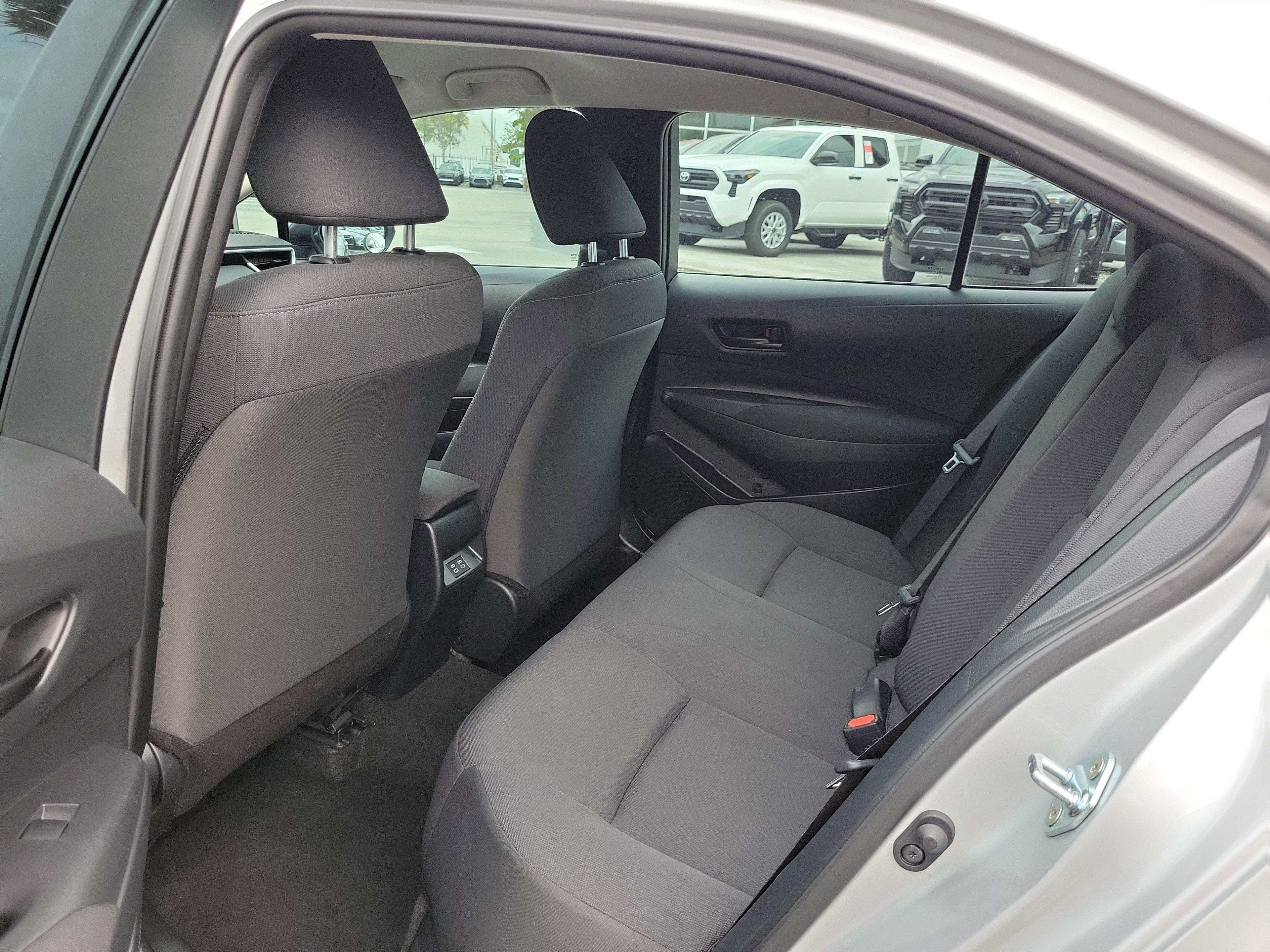 Toyota Corolla Le Fwd - Thumbnail 10