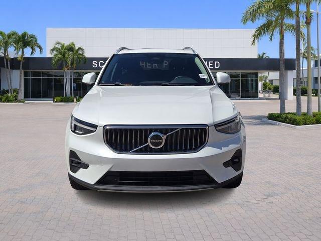 Volvo Xc40 B4 Plus Bright Theme With Navigation - Thumbnail 3