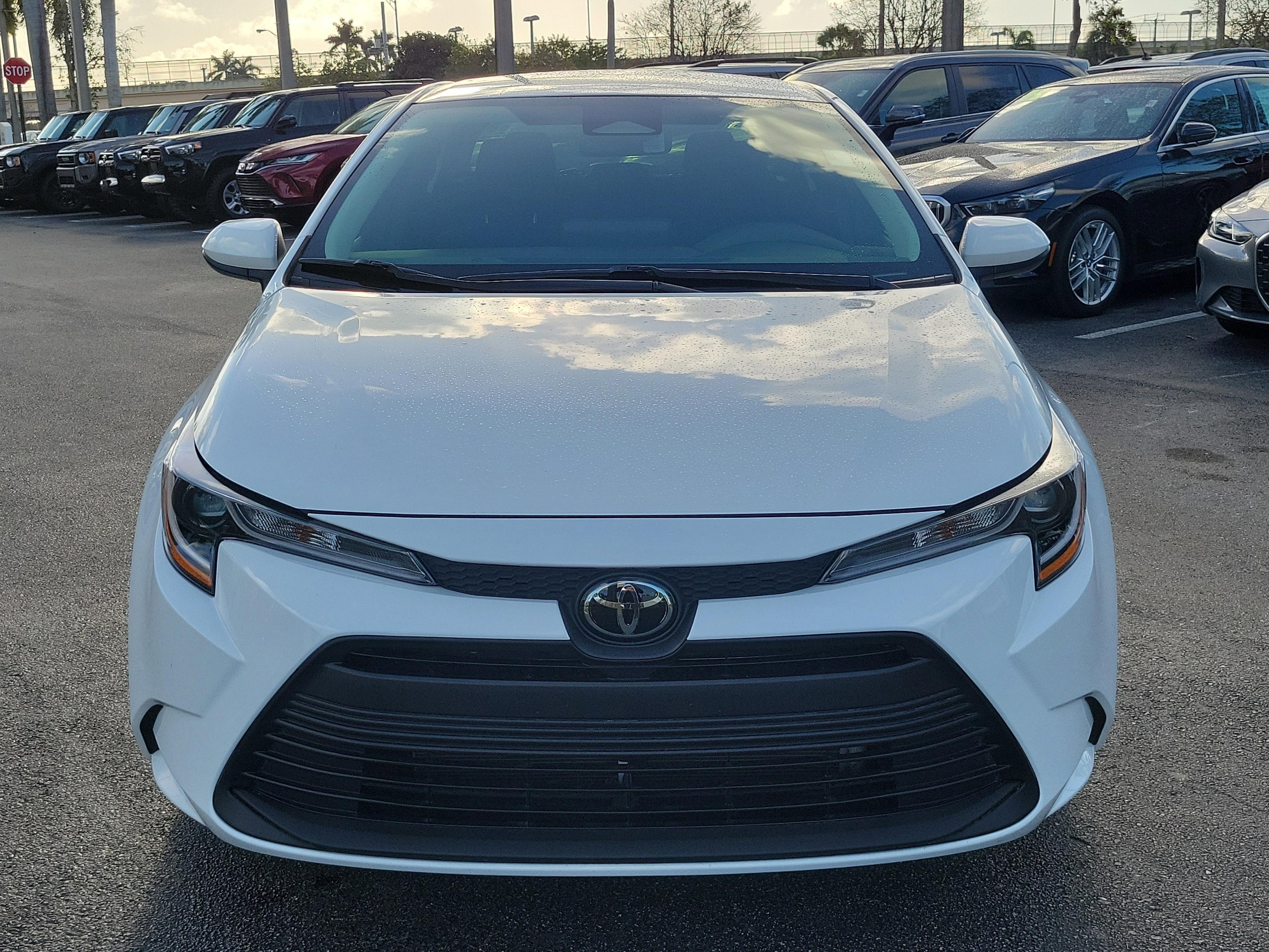 Toyota Corolla Le Fwd - Thumbnail 4