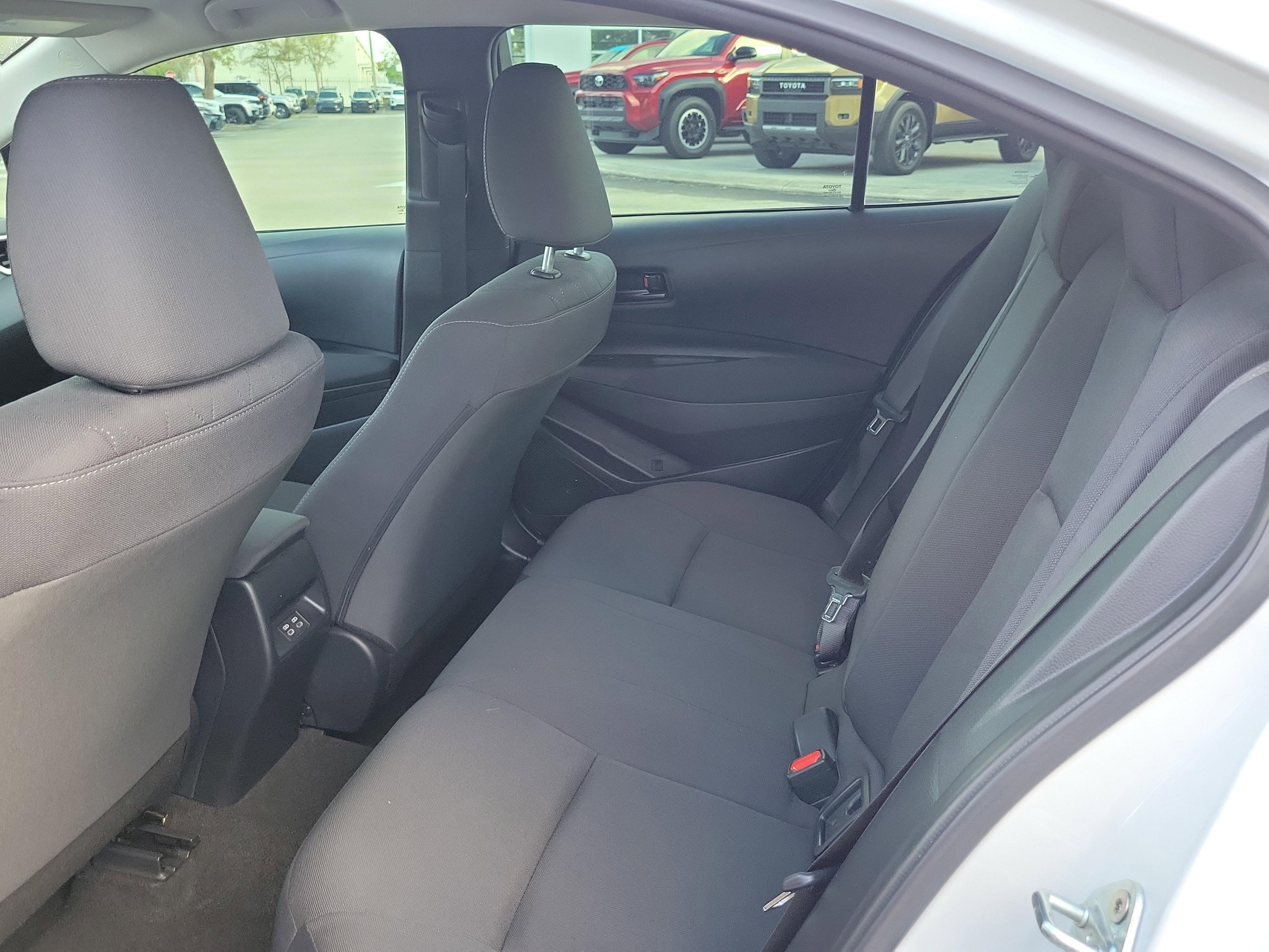 Toyota Corolla Le Fwd - Thumbnail 11