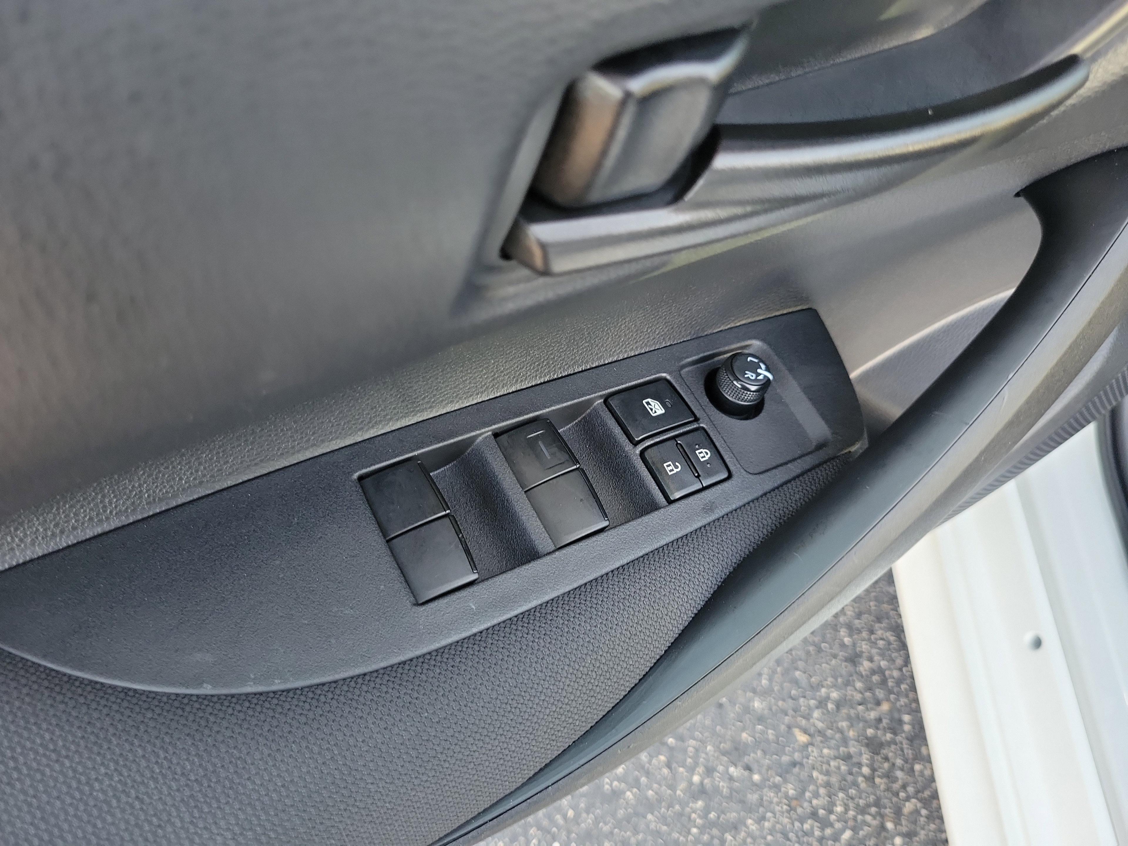 Toyota Corolla Le Fwd - Thumbnail 15