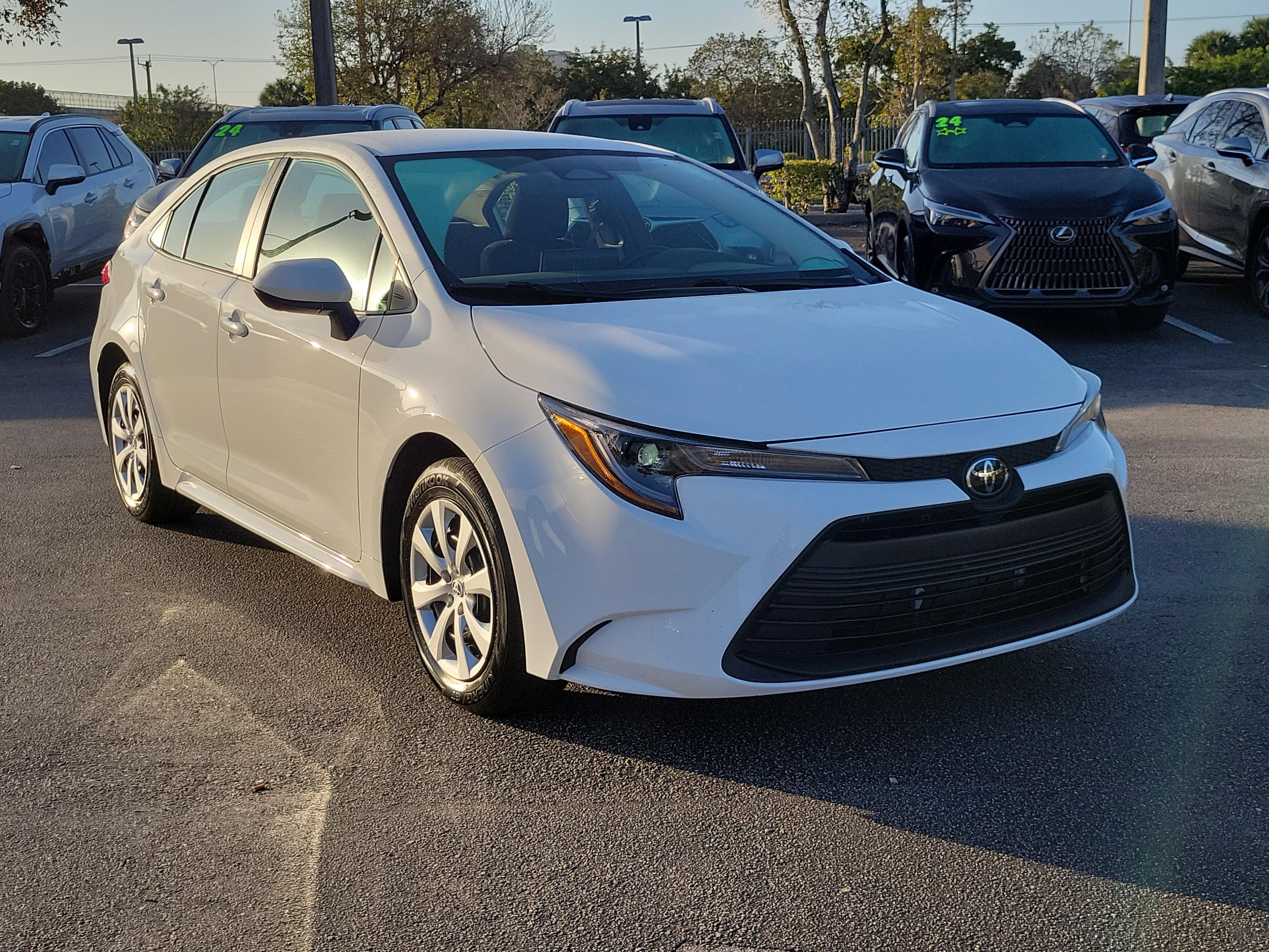 Toyota Corolla Le Fwd - Thumbnail 5