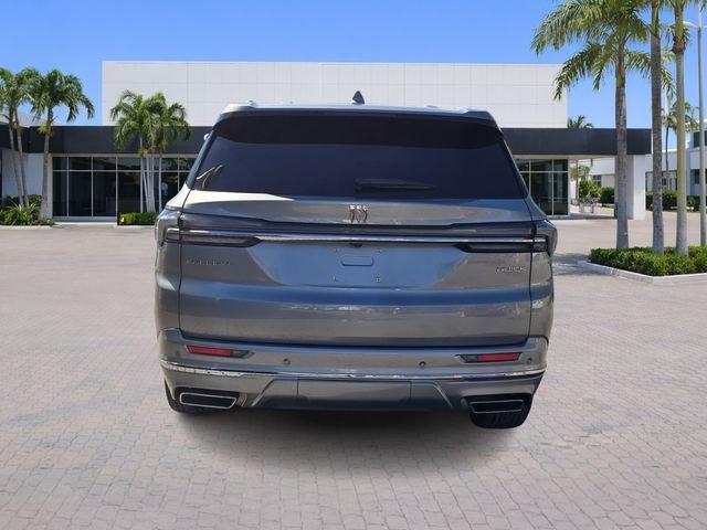 Buick Enclave Avenir With Navigation - Thumbnail 7