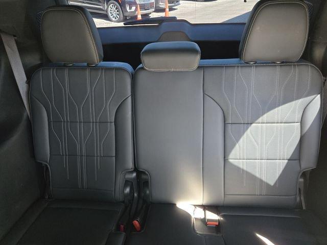 Buick Enclave Avenir With Navigation - Thumbnail 16