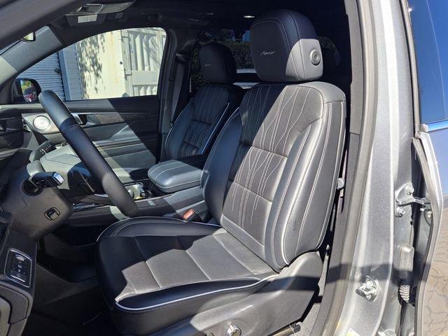 Buick Enclave Avenir With Navigation - Thumbnail 13