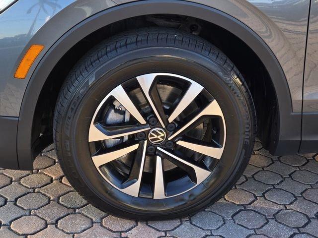 Volkswagen Tiguan 2.0T S Fwd 4D Sport Utility - Thumbnail 11