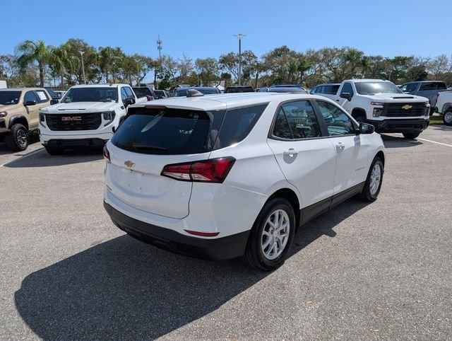 Chevrolet Equinox Ls Fwd 4D Sport Utility - Thumbnail 8