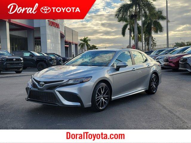 Toyota Camry Se Fwd - View 1