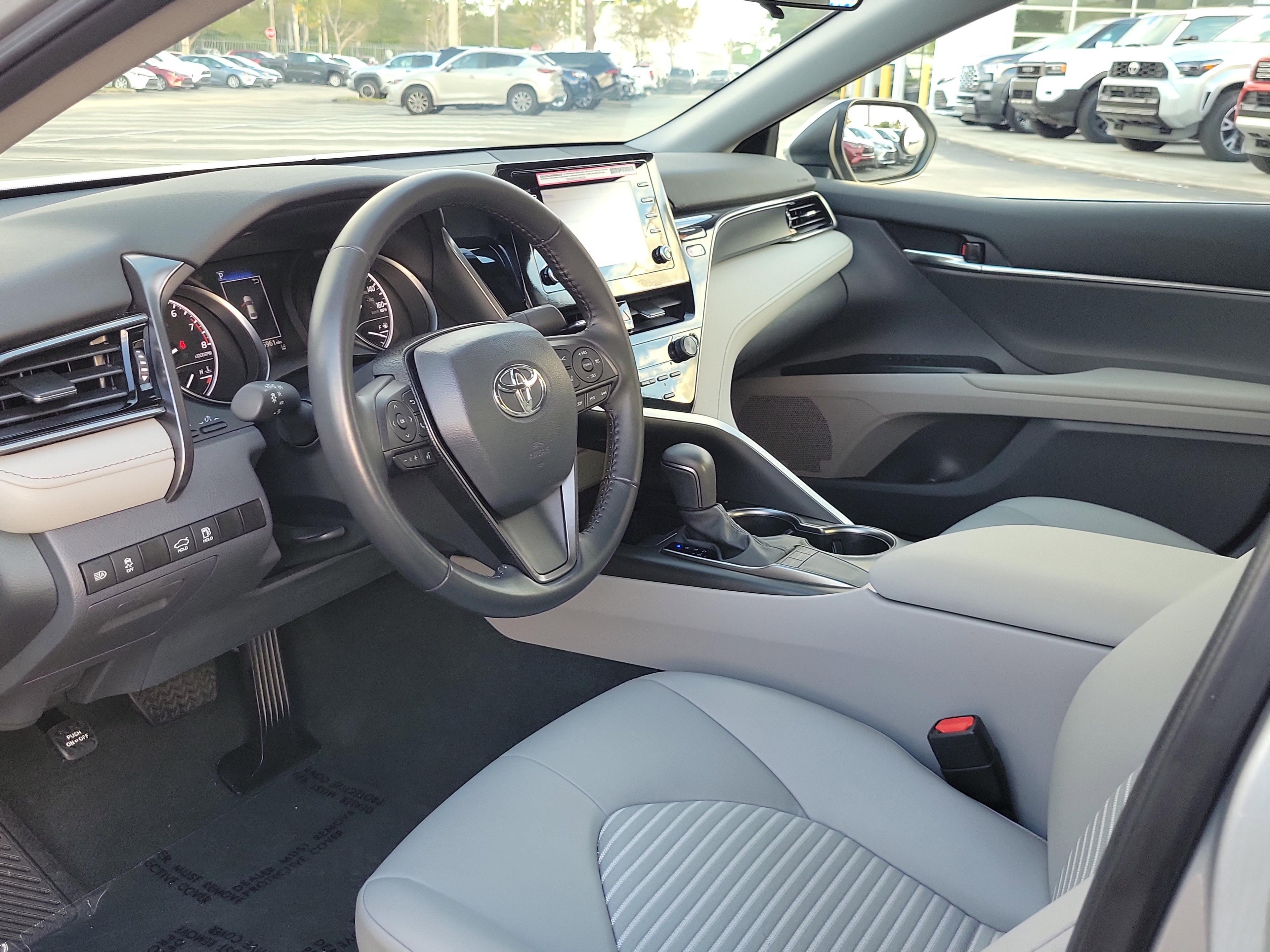 Toyota Camry Se Fwd - Thumbnail 12