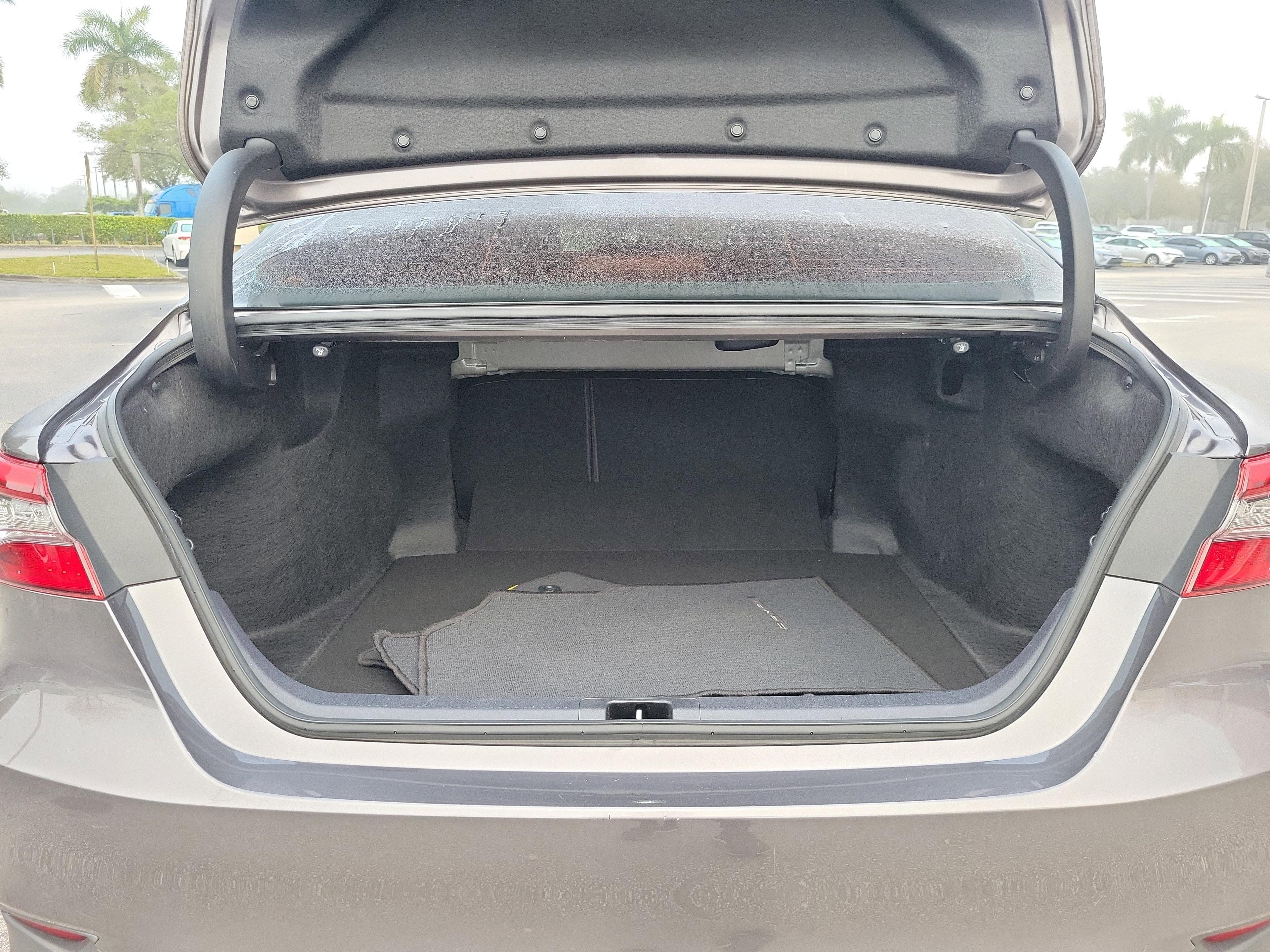 Toyota Camry Xle Fwd - Thumbnail 9