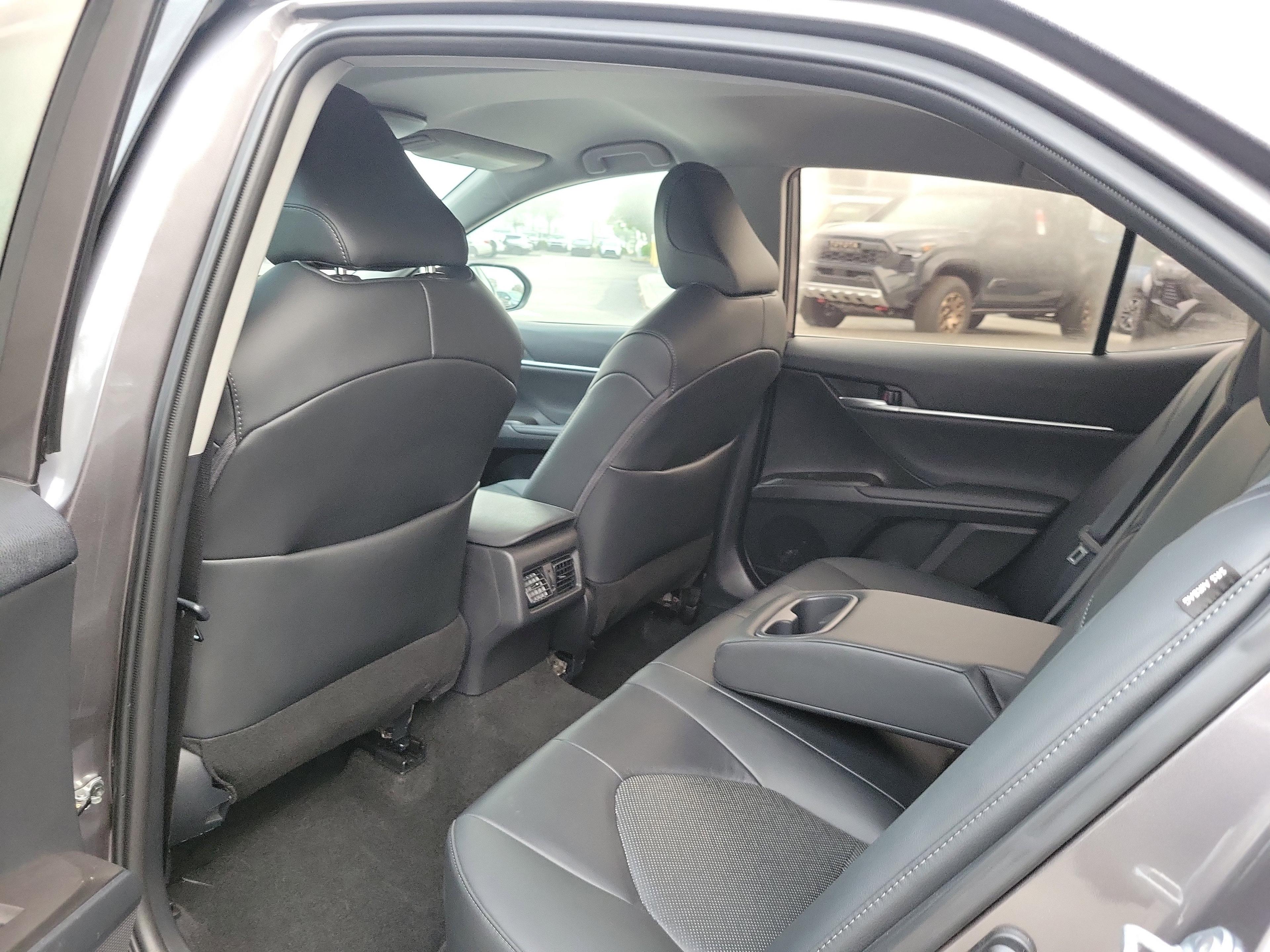 Toyota Camry Xle Fwd - Thumbnail 10