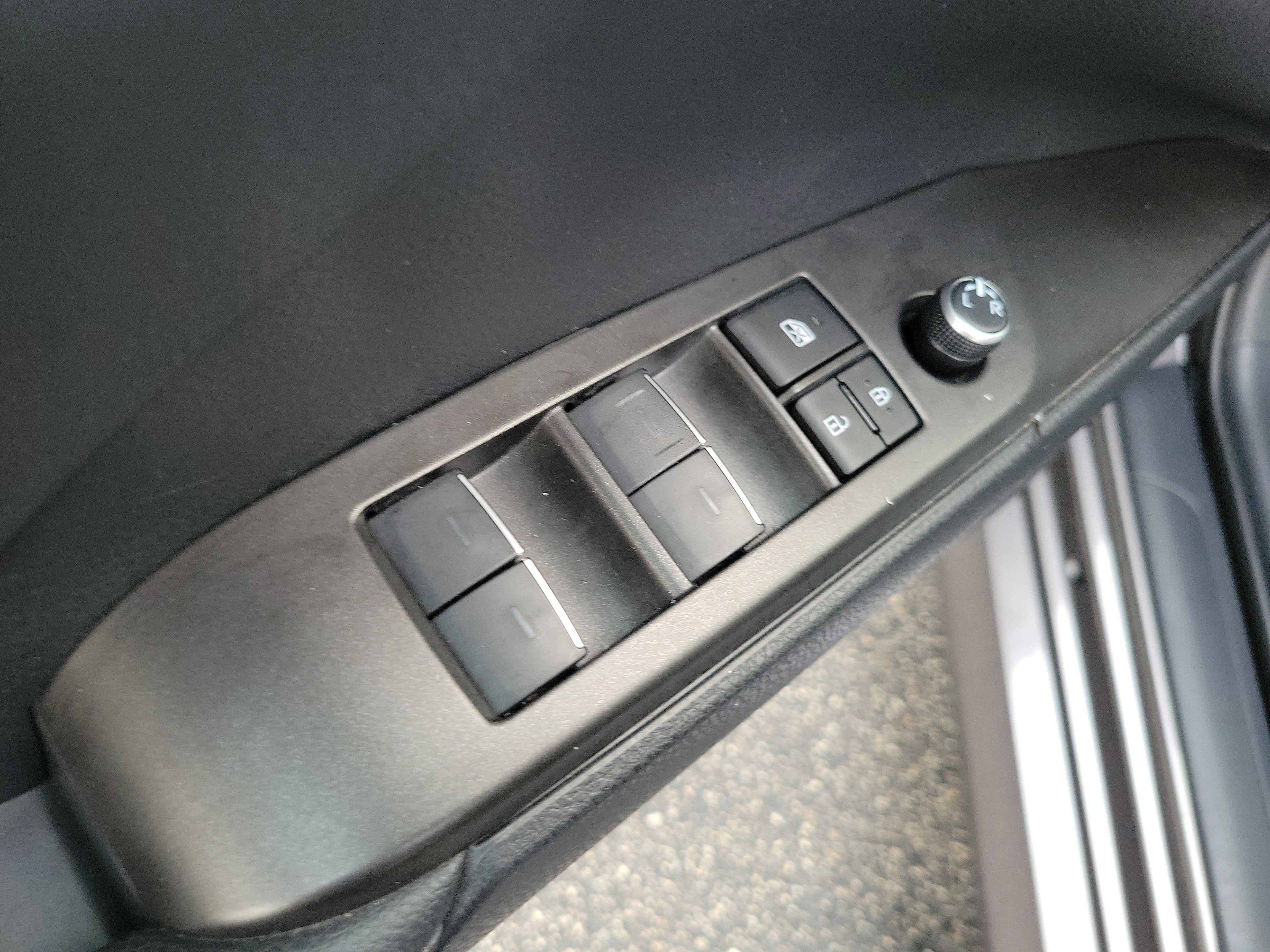 Toyota Camry Xle Fwd - Thumbnail 15