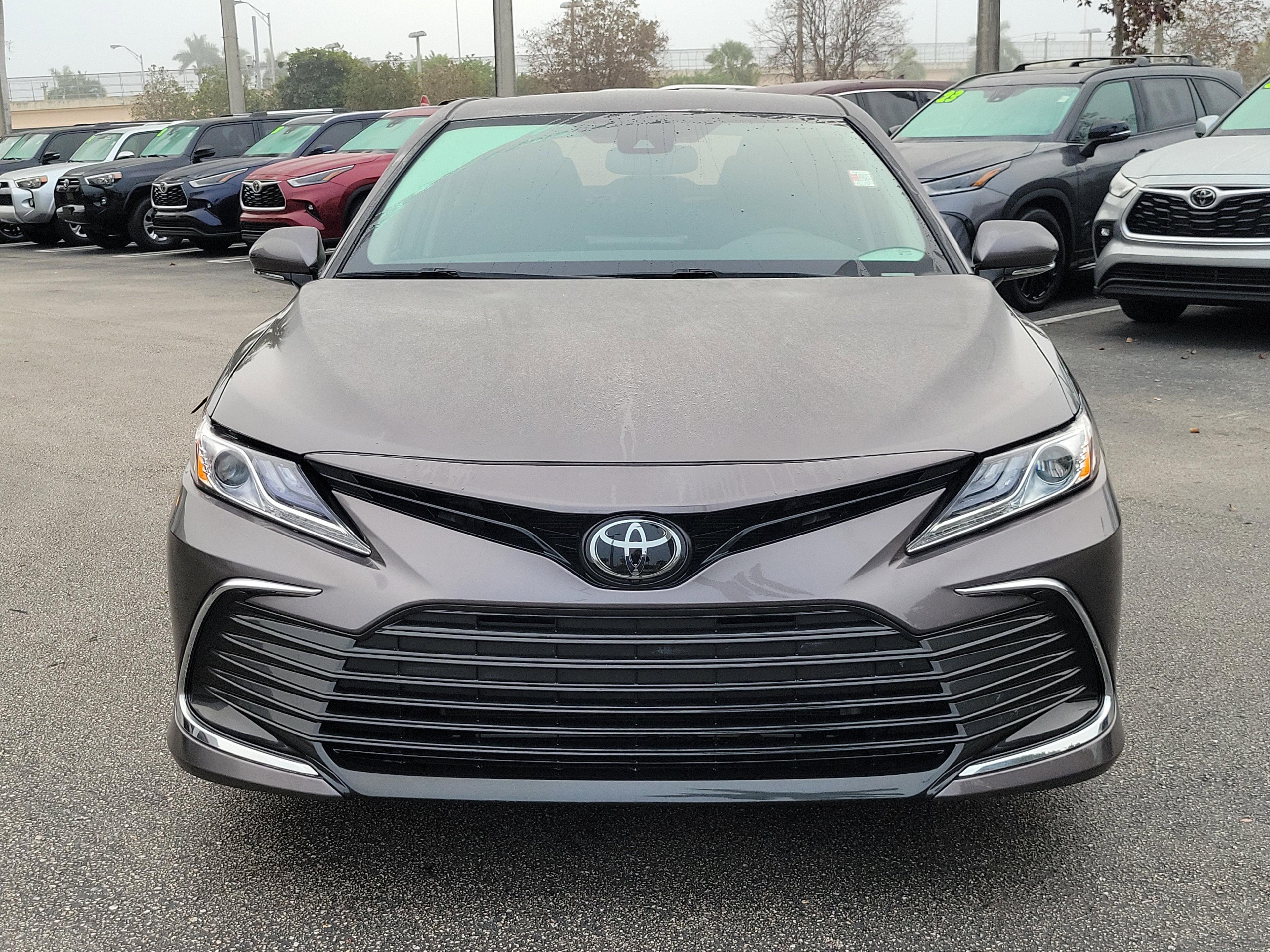 Toyota Camry Xle Fwd - Thumbnail 3