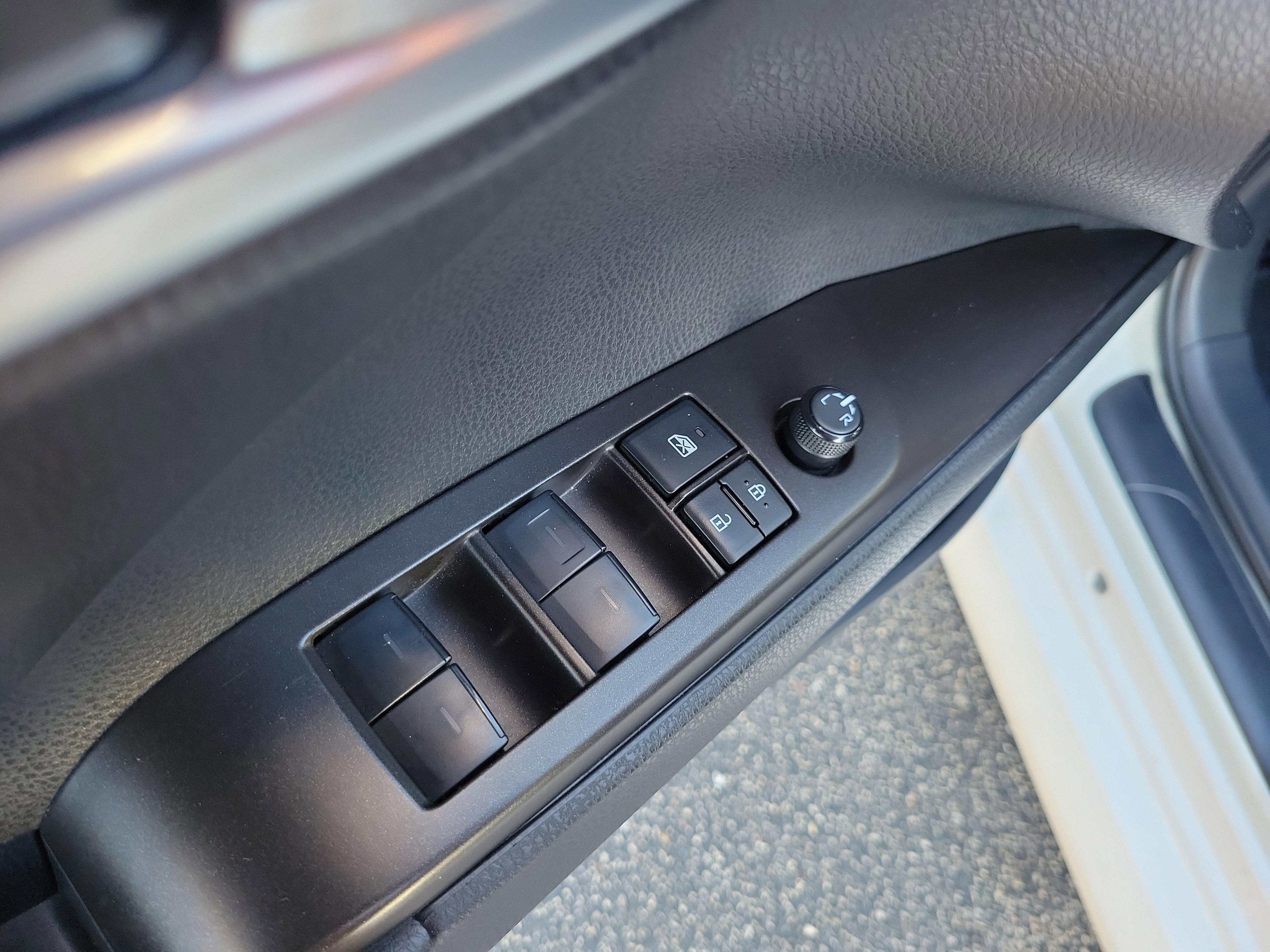 Toyota Camry Le Fwd - Thumbnail 15