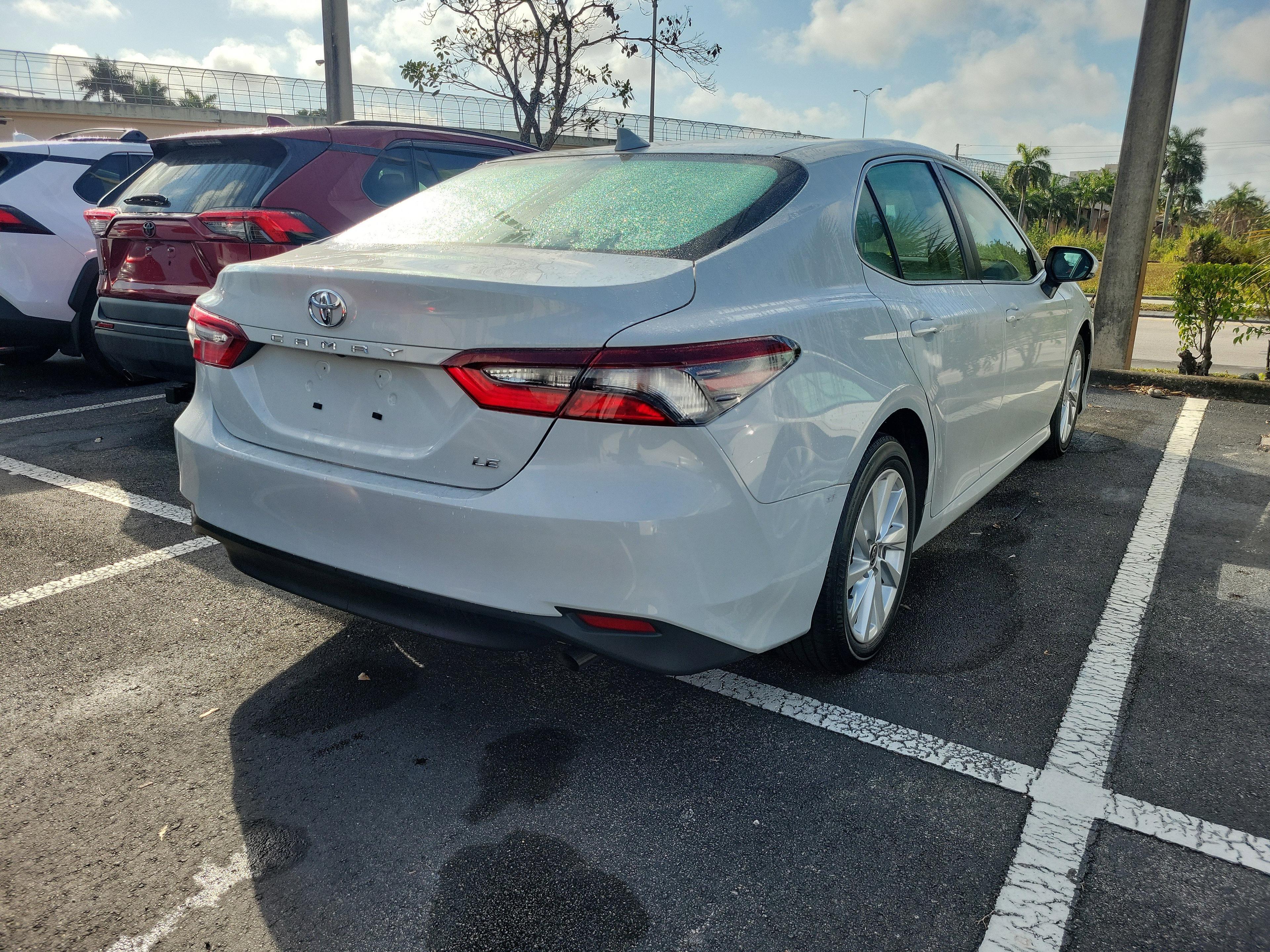 Toyota Camry Le Fwd - Thumbnail 5