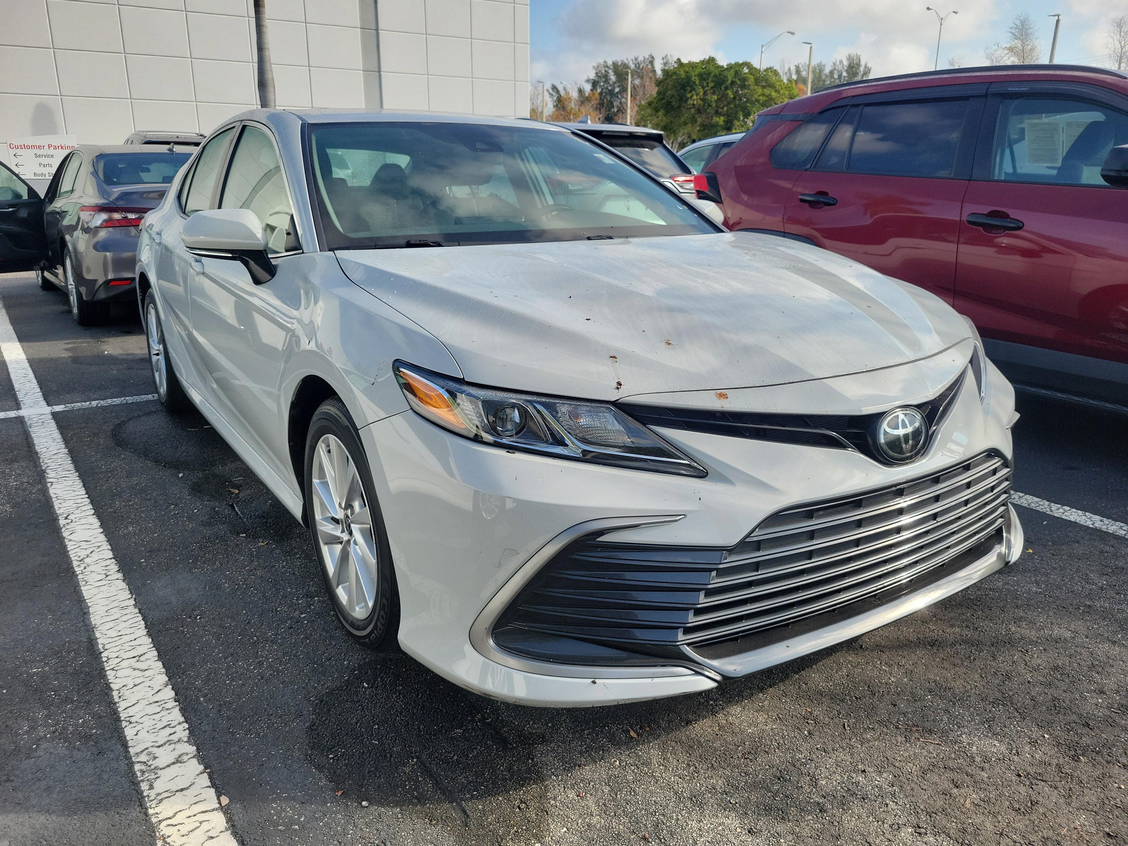 Toyota Camry Le Fwd - Thumbnail 4