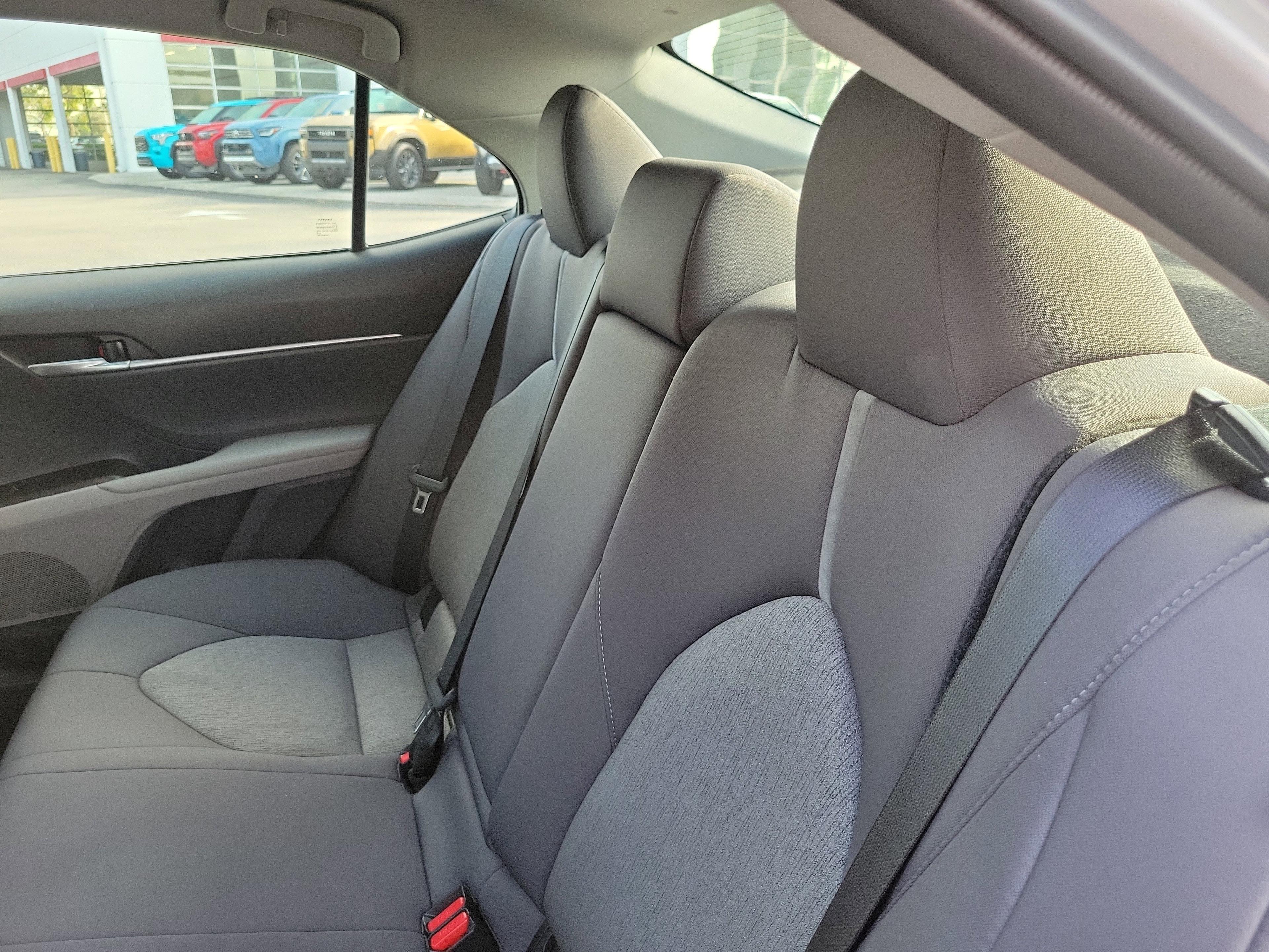 Toyota Camry Le Fwd - Thumbnail 10