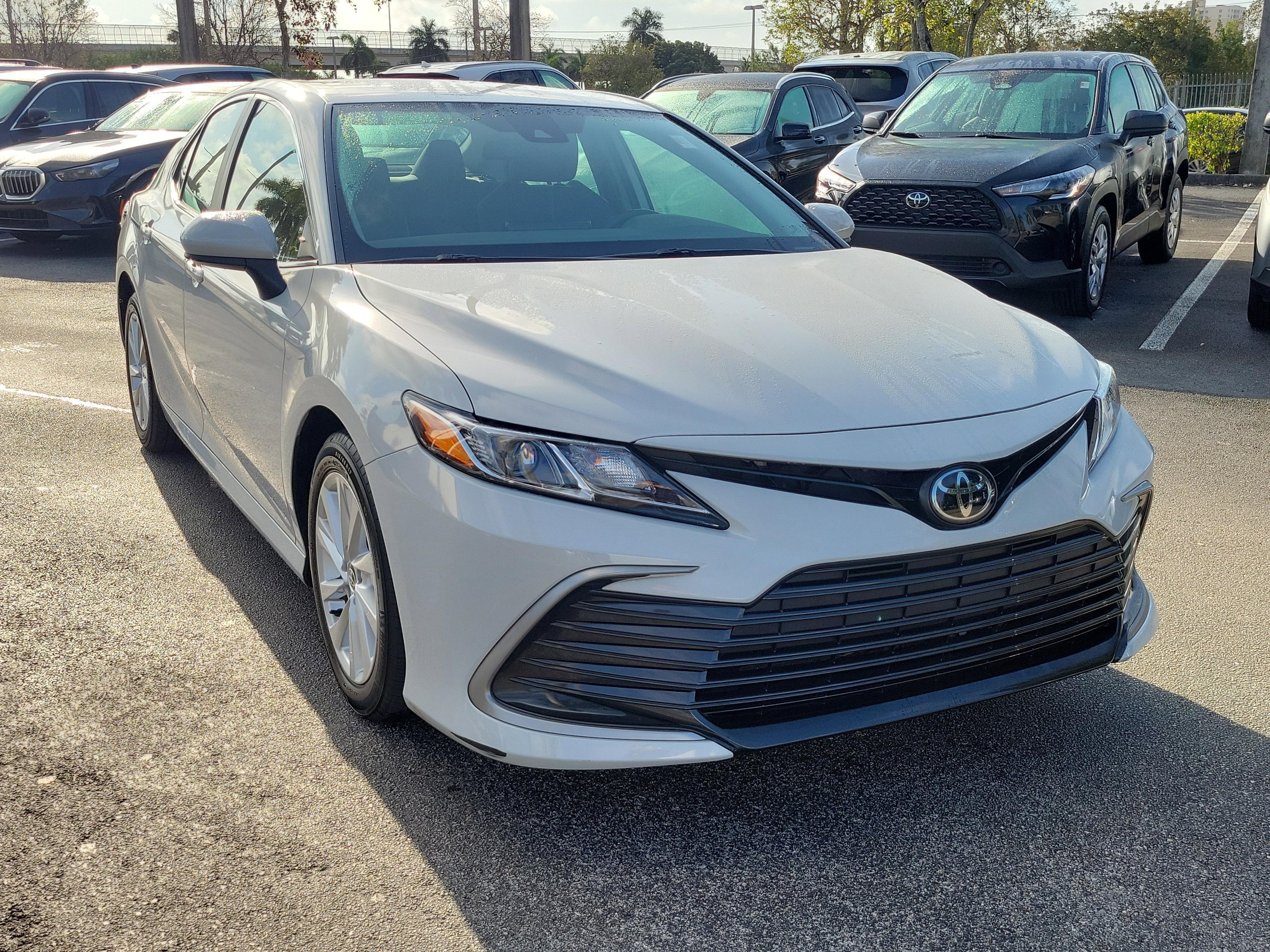 Toyota Camry Le Fwd - Thumbnail 4